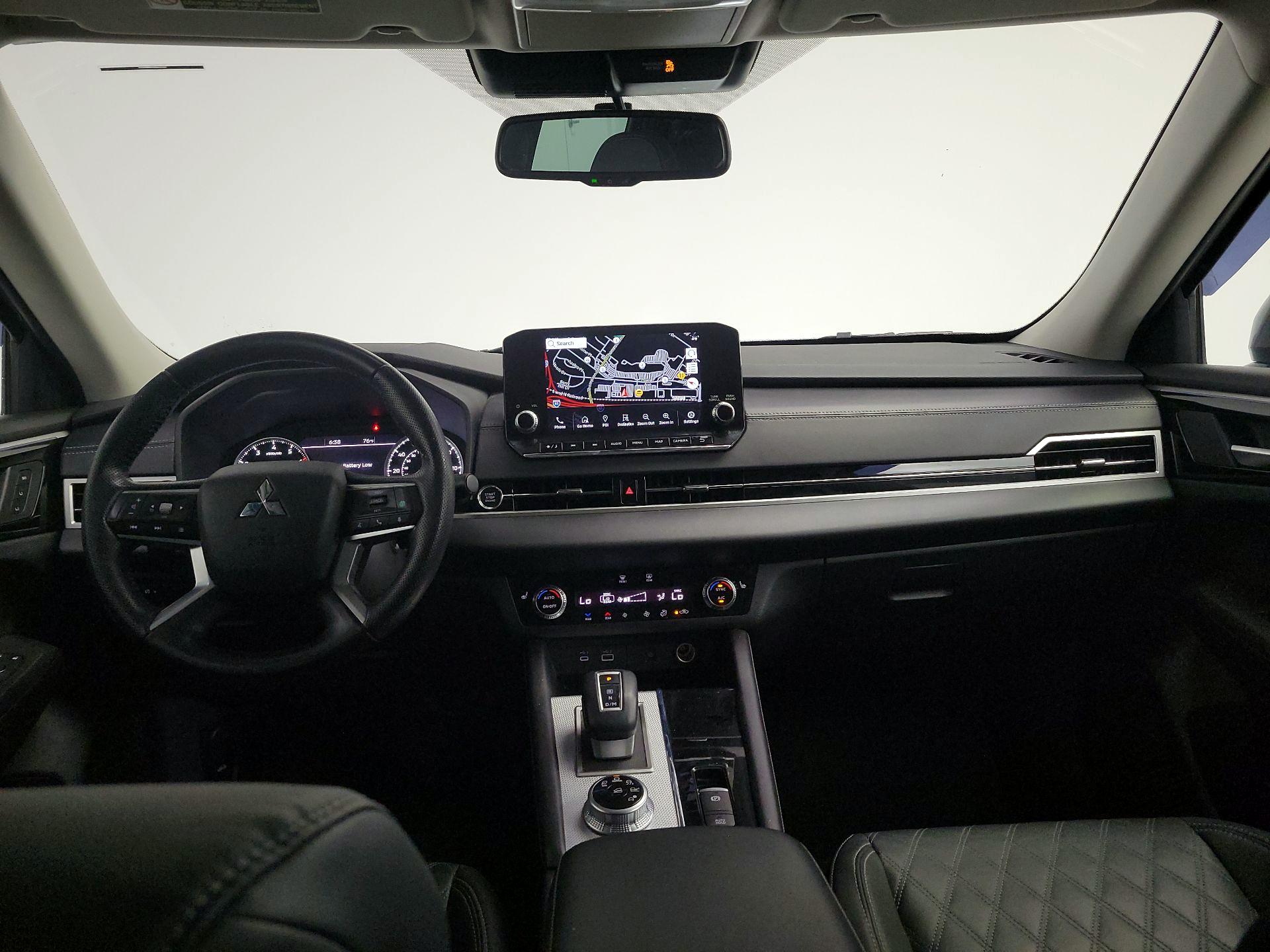 Thumbnail: 2022 Mitsubishi Outlander - 9