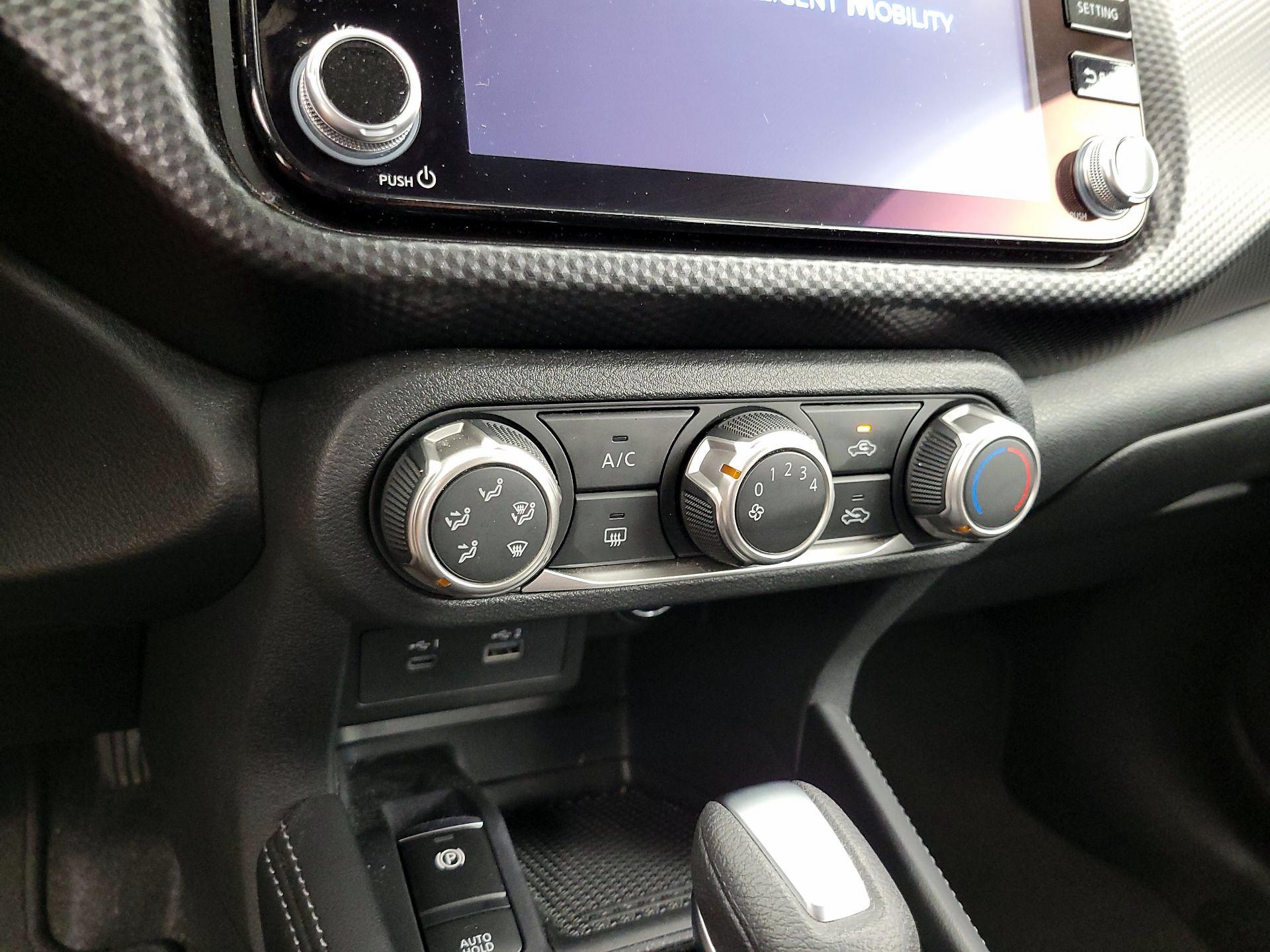 Thumbnail: 2023 Nissan Kicks - 16