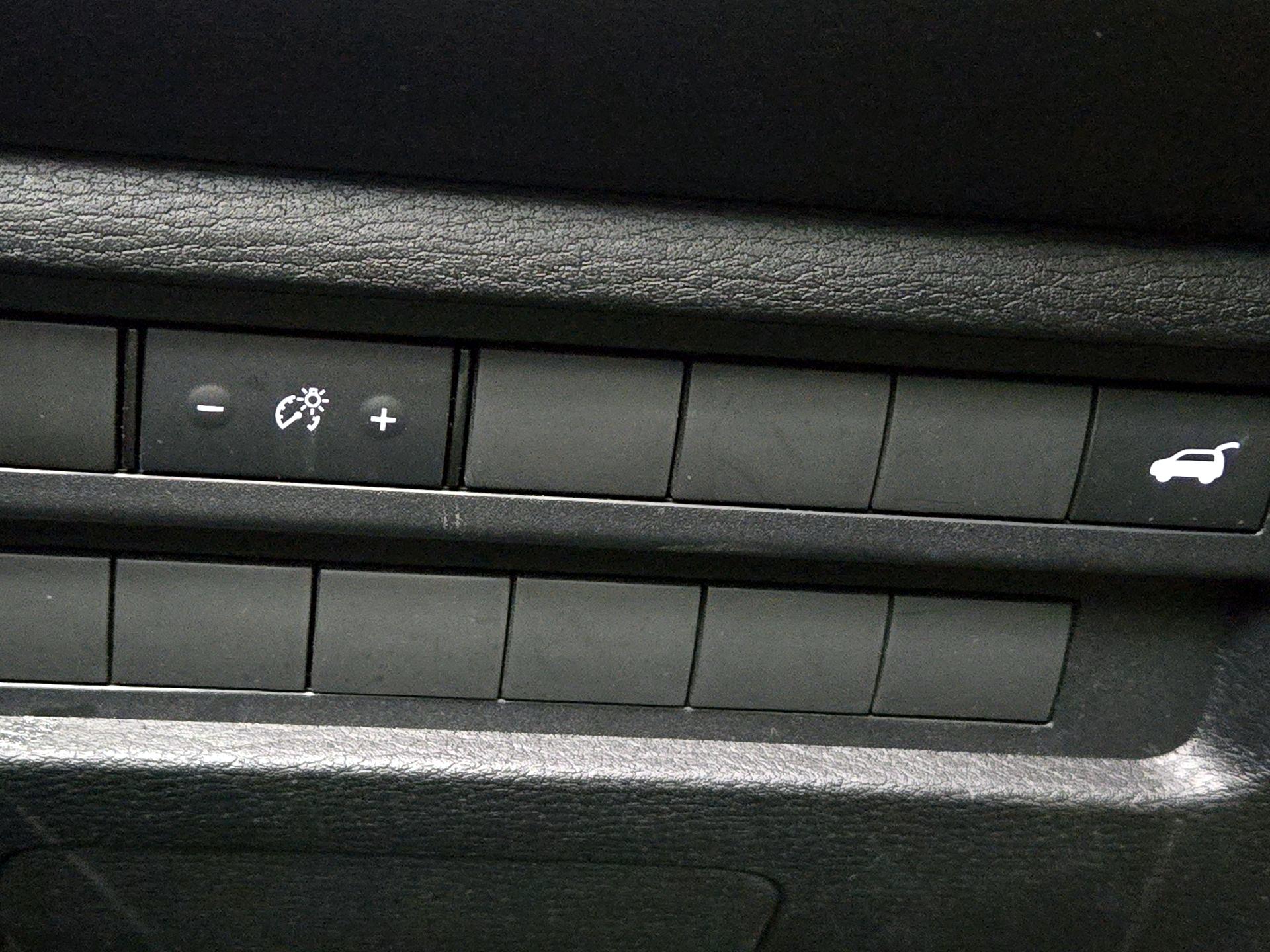 Thumbnail: 2023 Mitsubishi Outlander - 13
