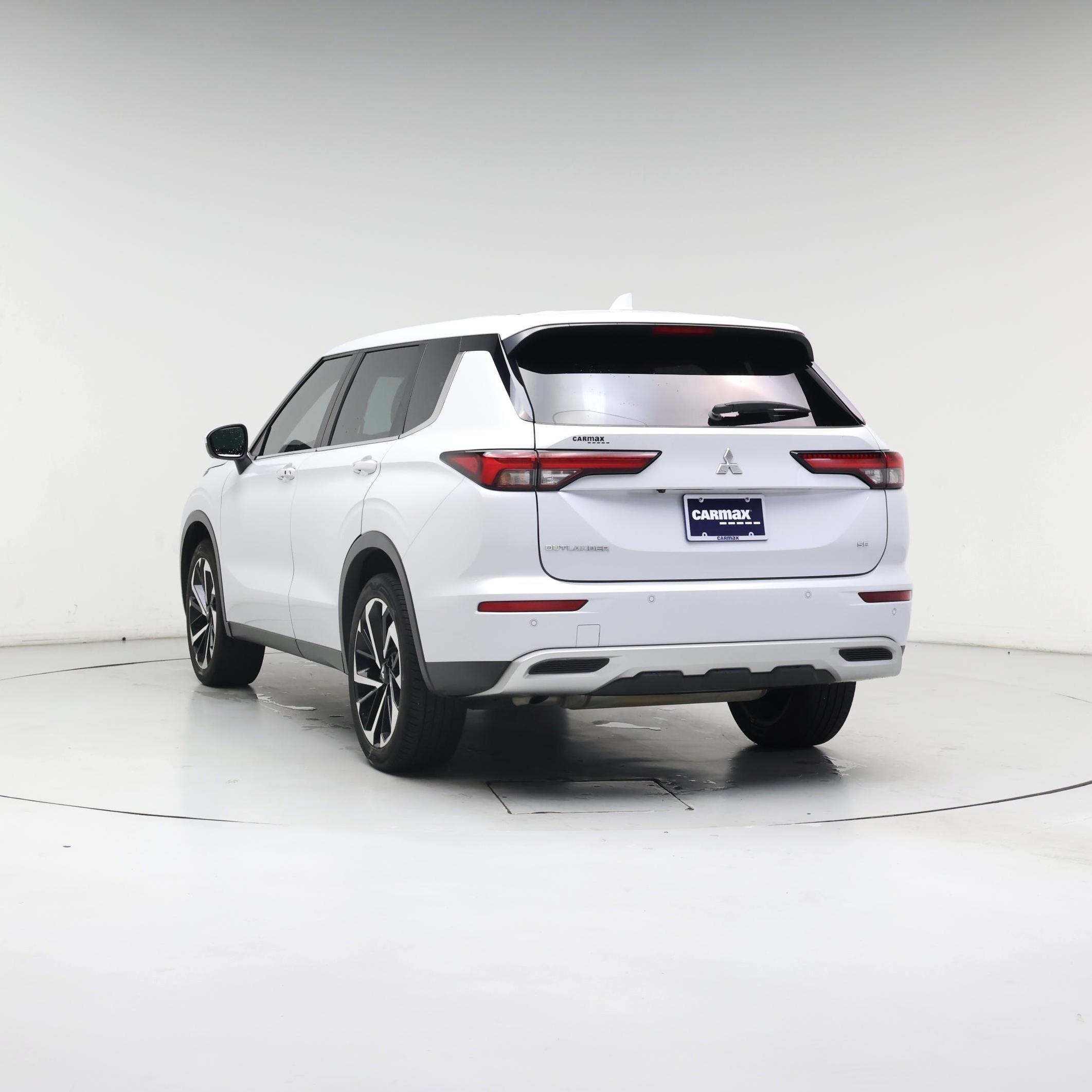 Thumbnail: 2023 Mitsubishi Outlander - 2