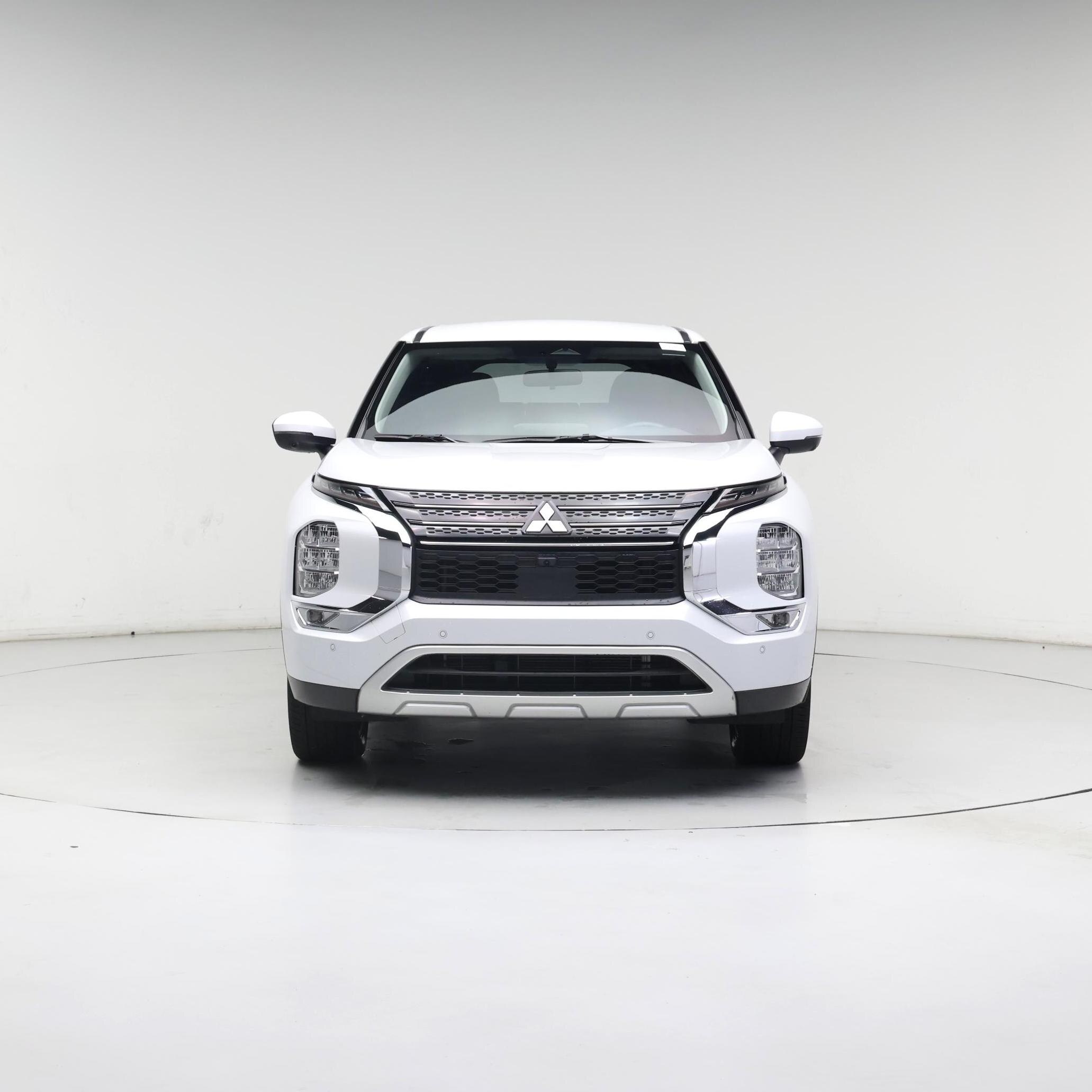 Thumbnail: 2023 Mitsubishi Outlander - 5