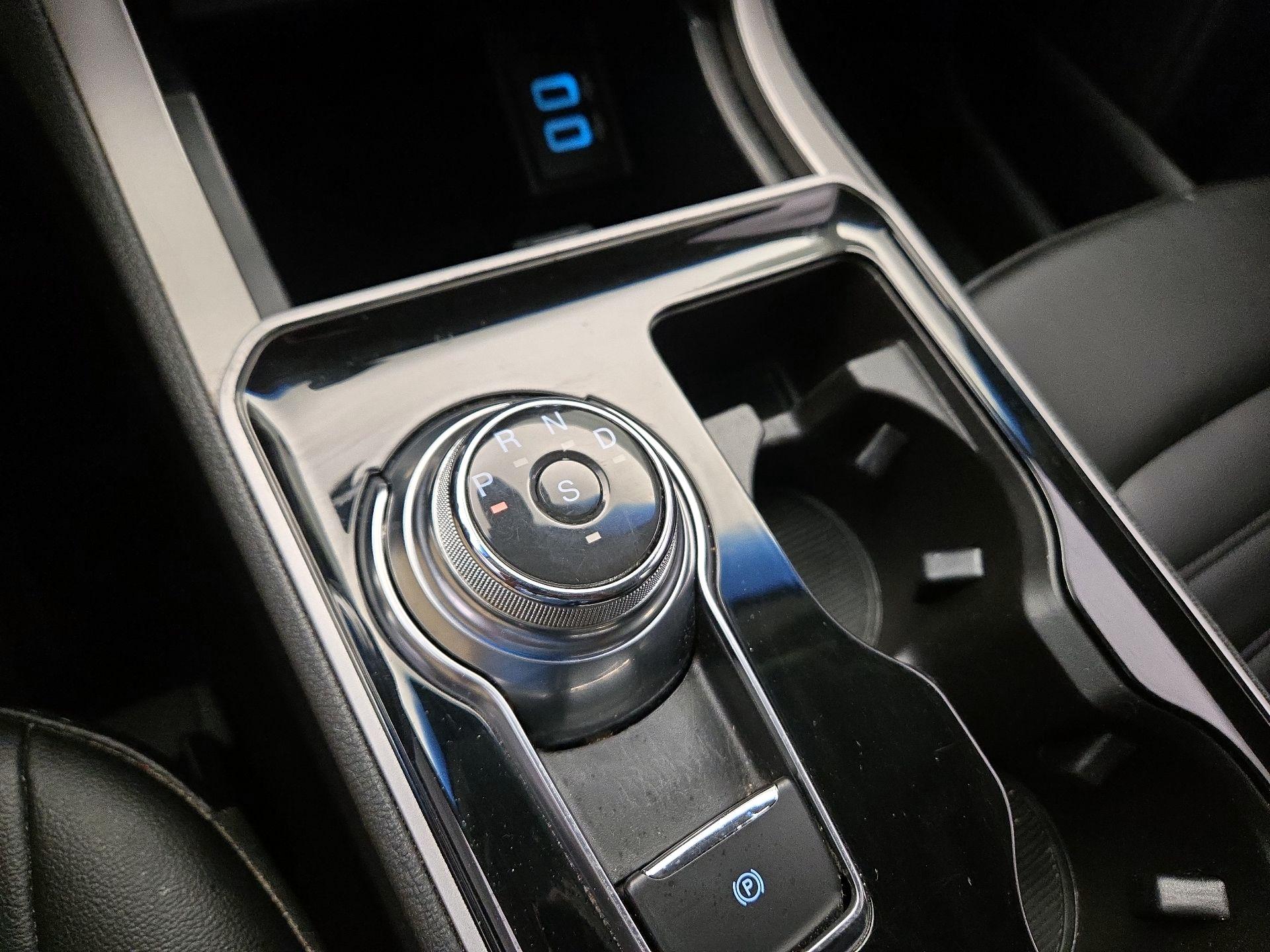 Thumbnail: 2020 Ford Edge - 17