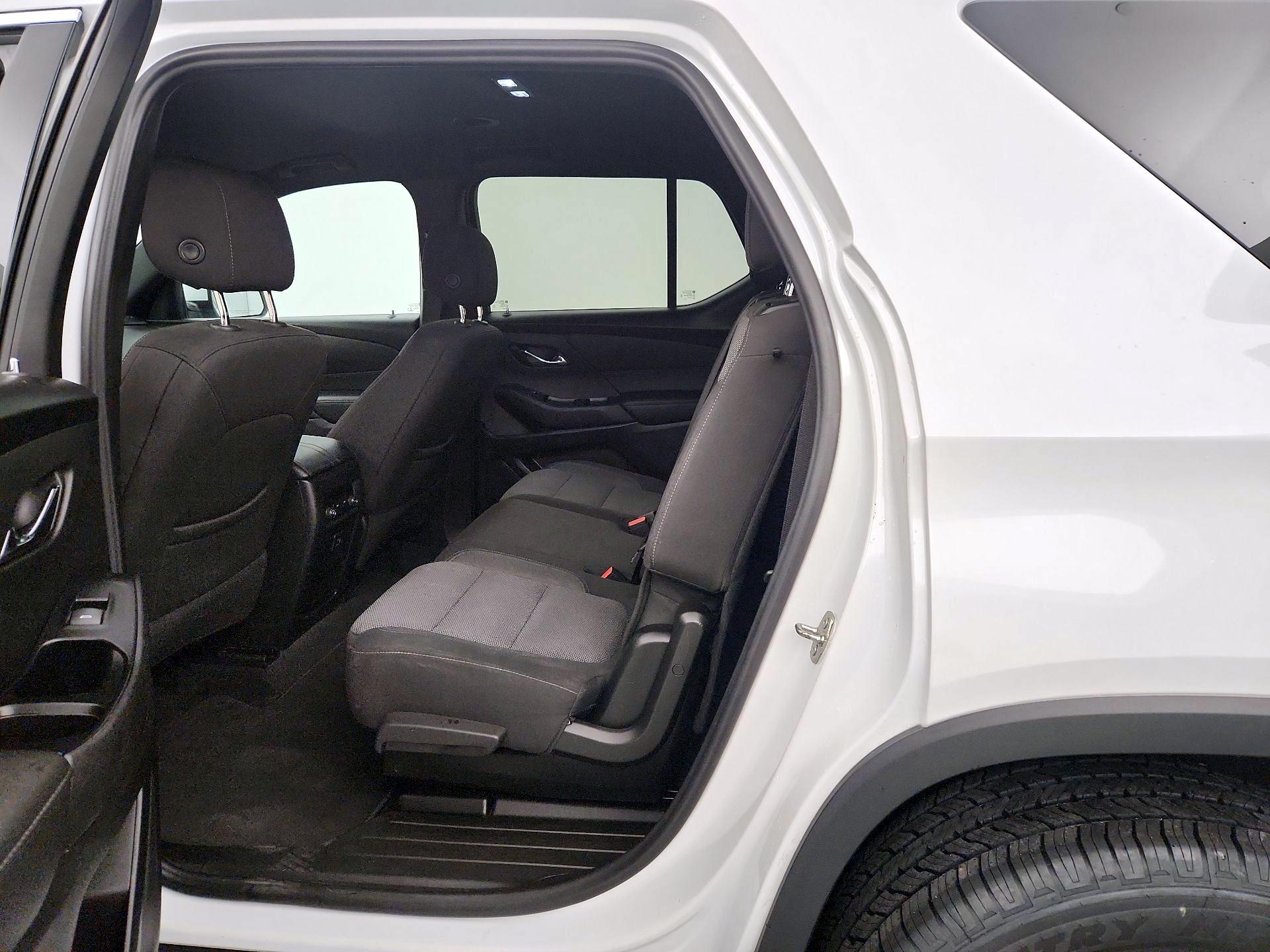 Thumbnail: 2023 Chevrolet Traverse - 18