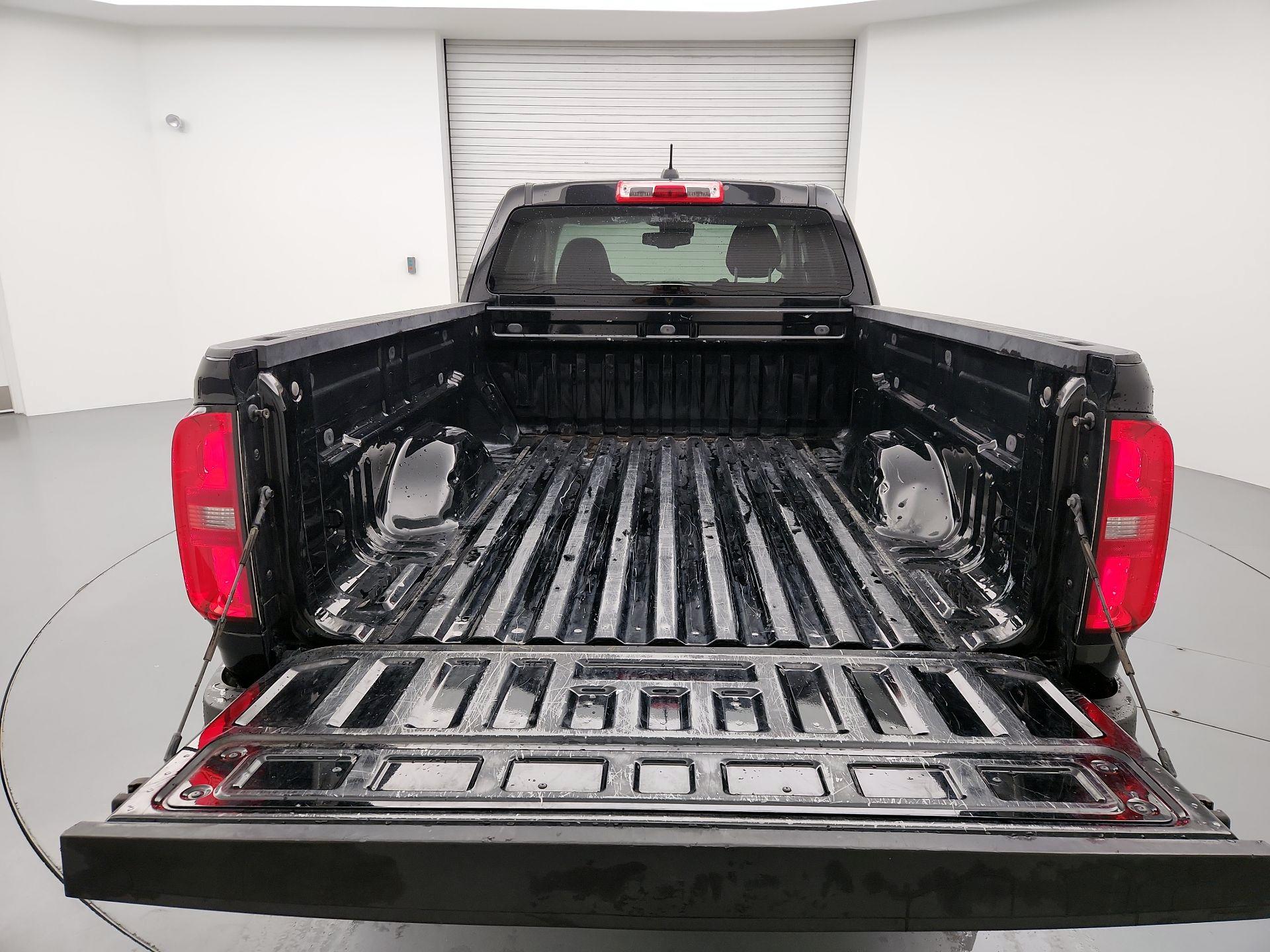 Thumbnail: 2022 Chevrolet Colorado - 20