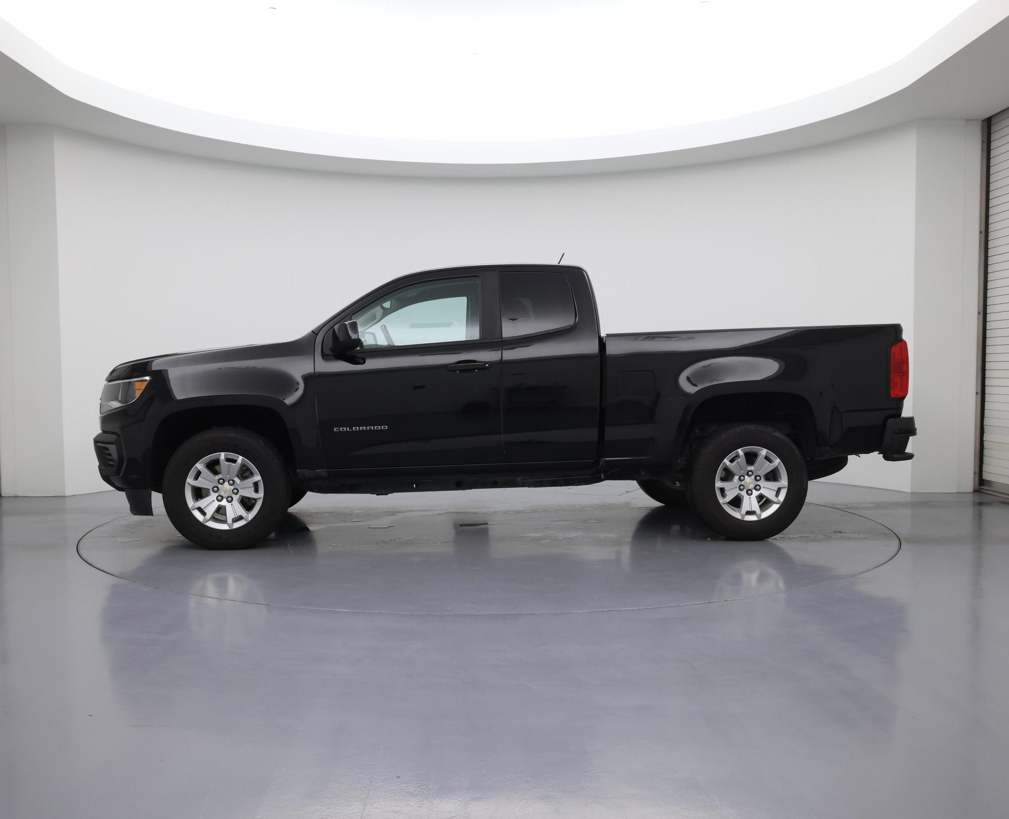 Thumbnail: 2022 Chevrolet Colorado - 3