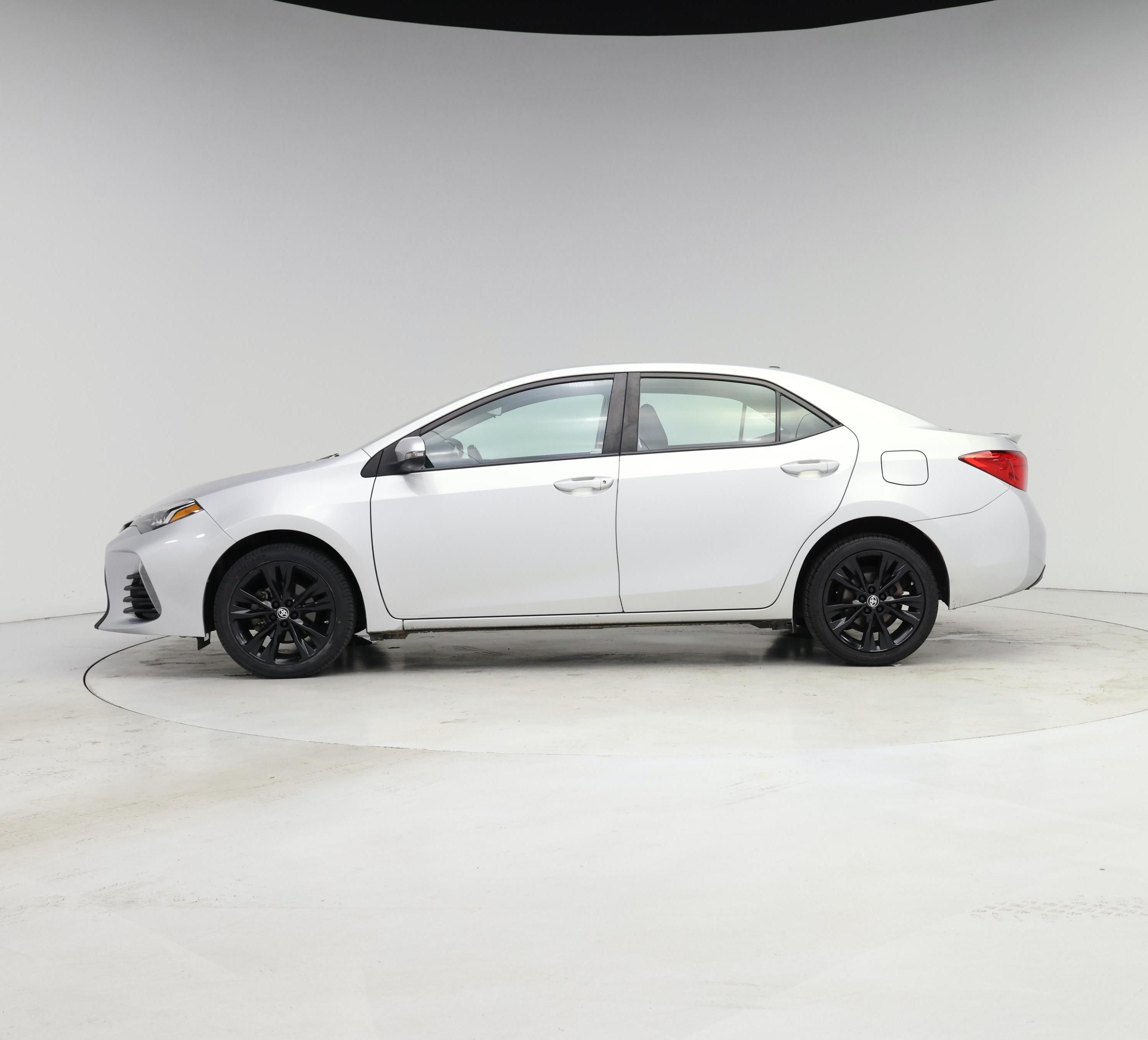 Thumbnail: 2018 Toyota Corolla - 3