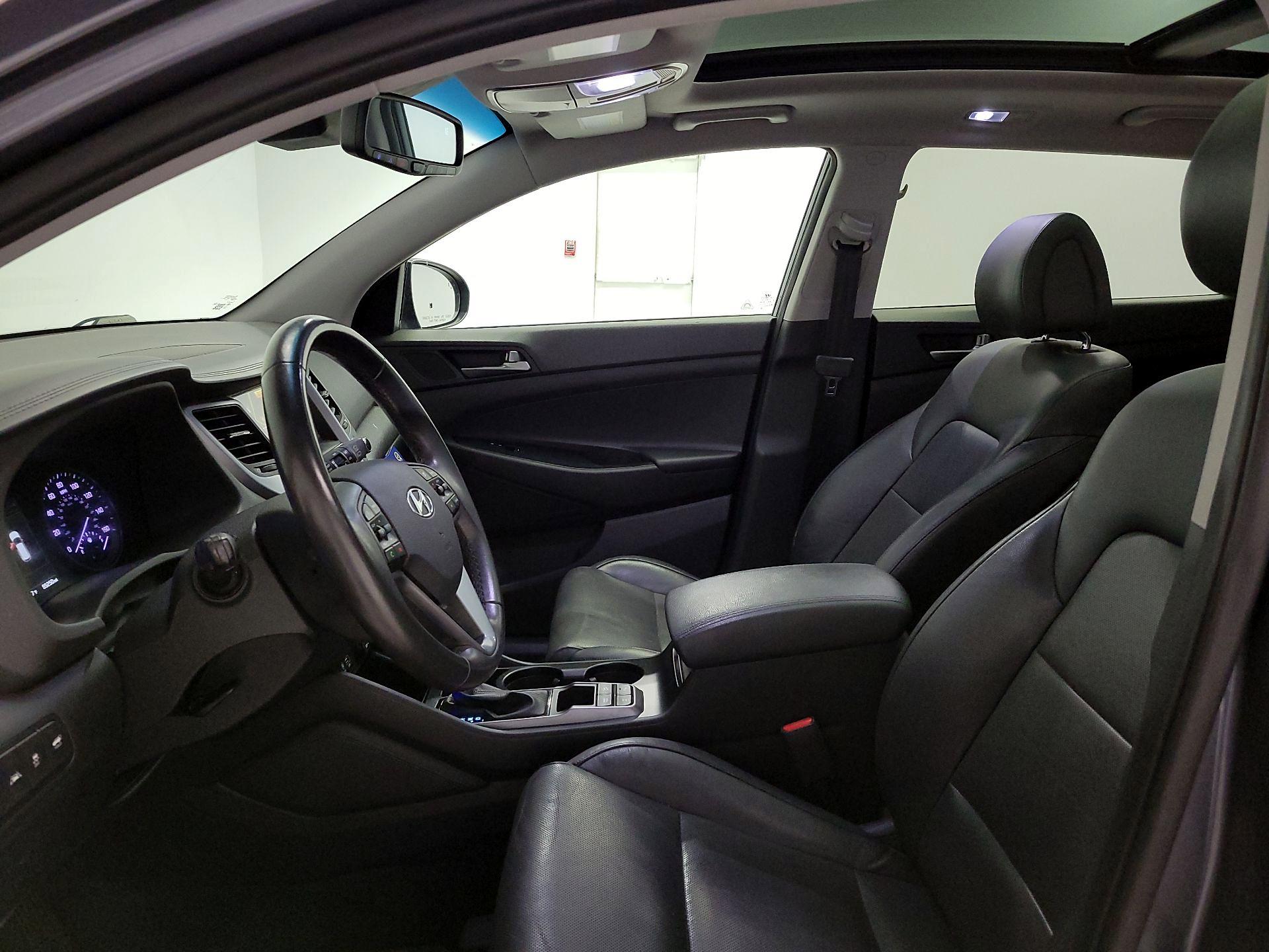 Thumbnail: 2016 Hyundai Tucson - 11