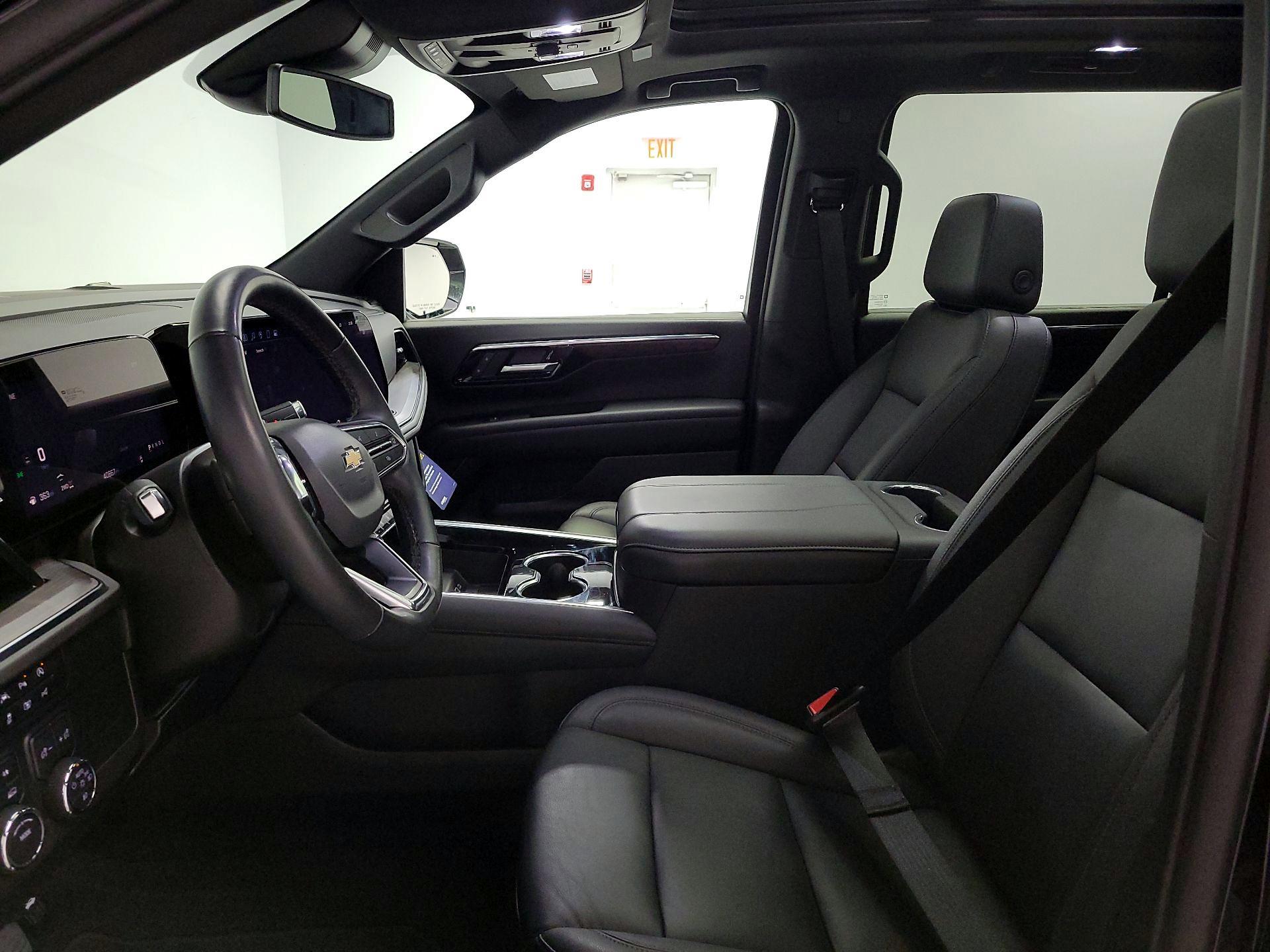 Thumbnail: 2025 Chevrolet Suburban - 11