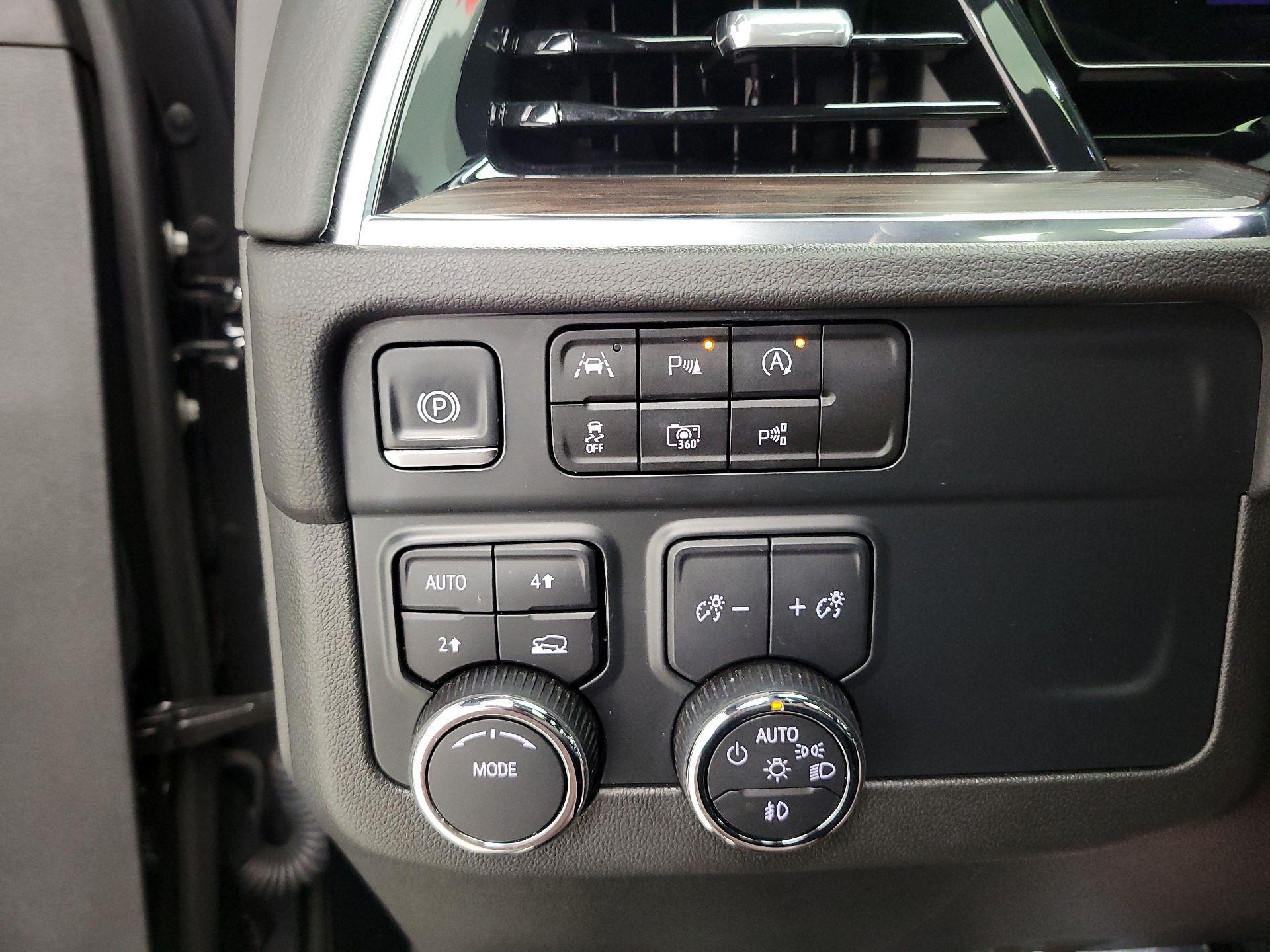 Thumbnail: 2025 Chevrolet Suburban - 13