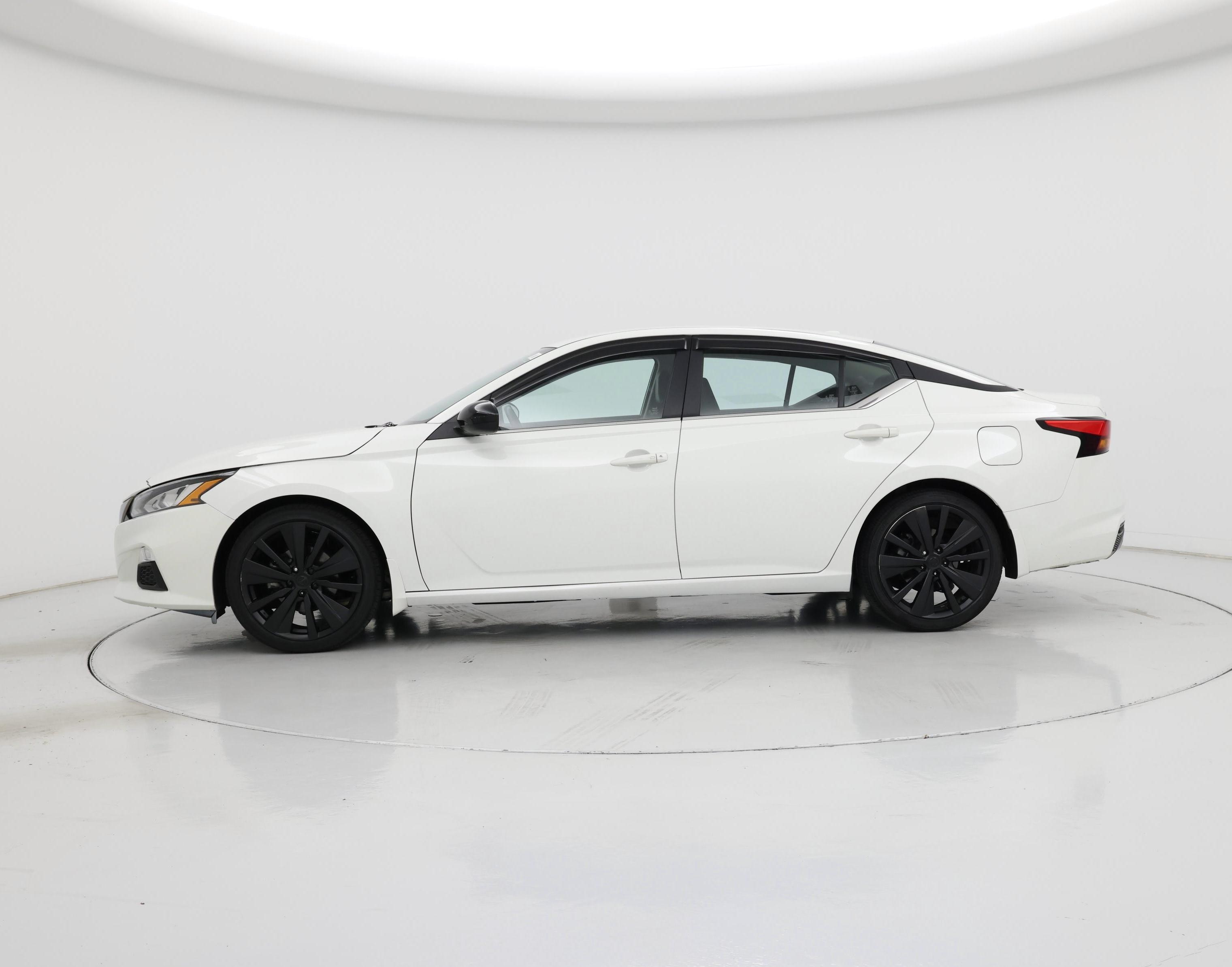 Thumbnail: 2022 Nissan Altima - 3