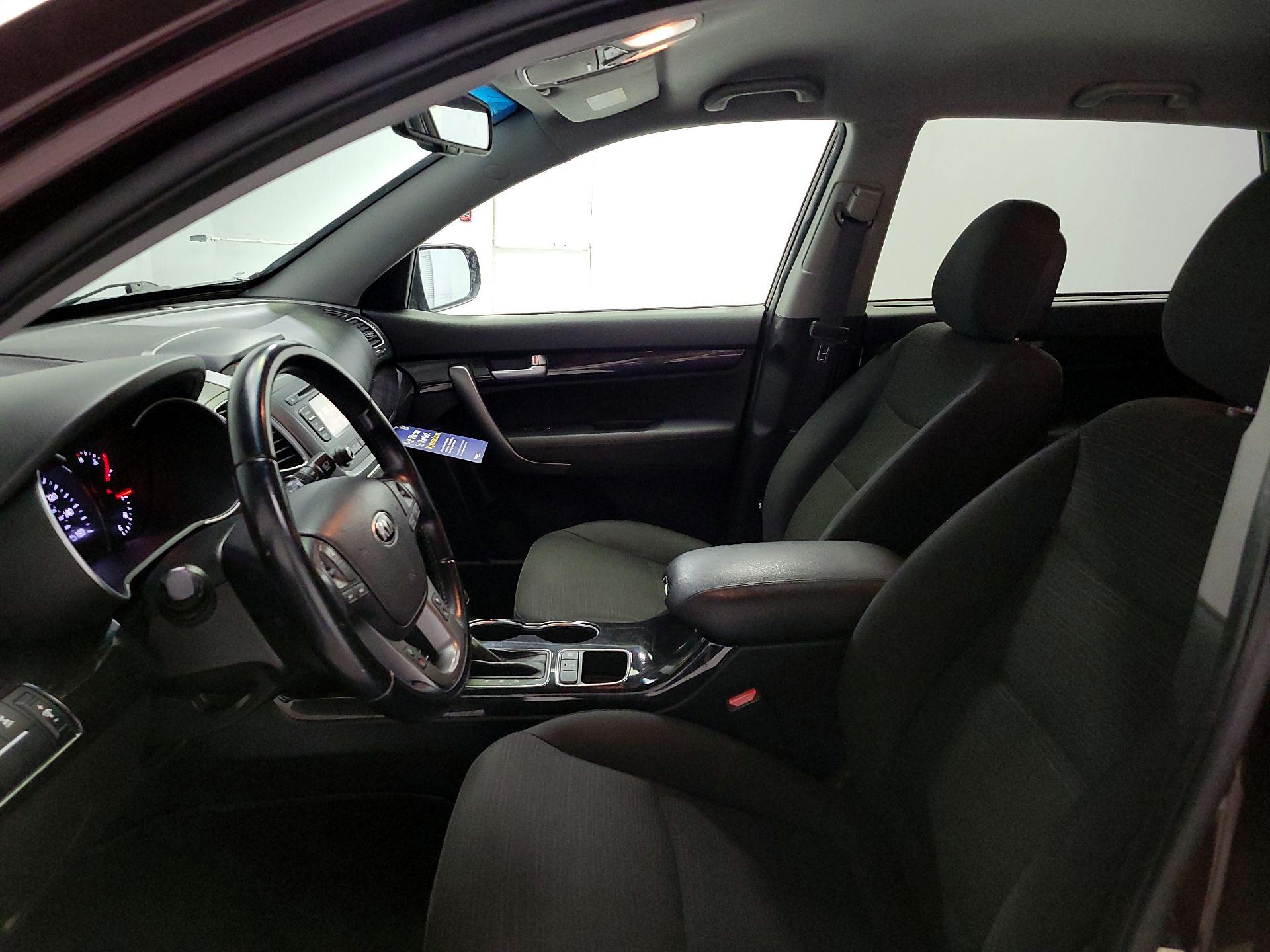 Thumbnail: 2015 Kia Sorento - 11
