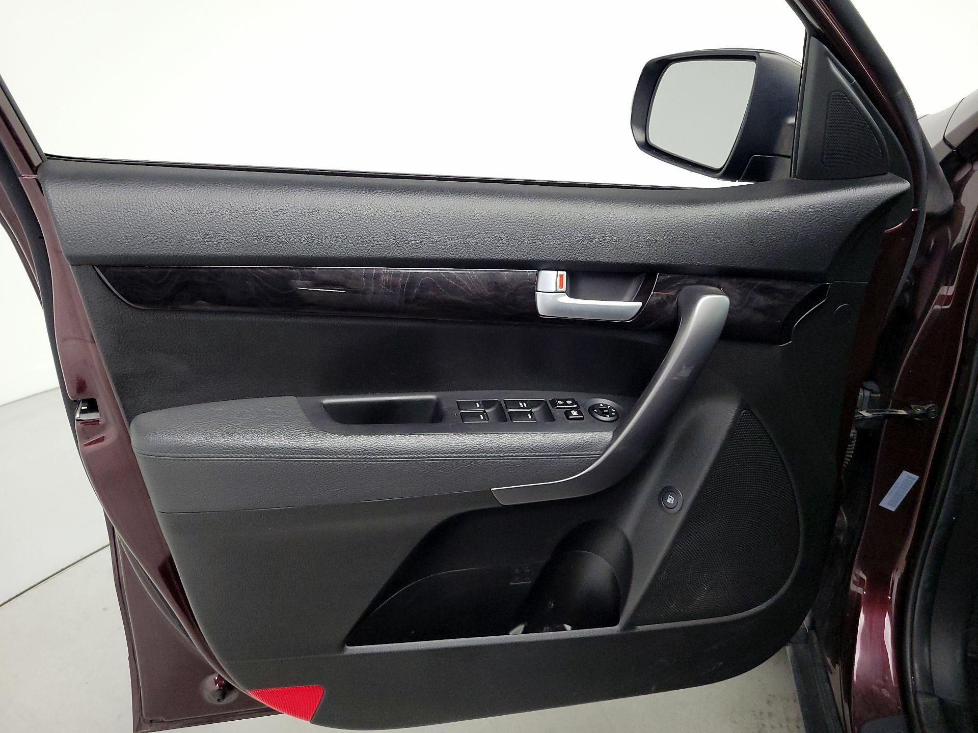 Thumbnail: 2015 Kia Sorento - 12