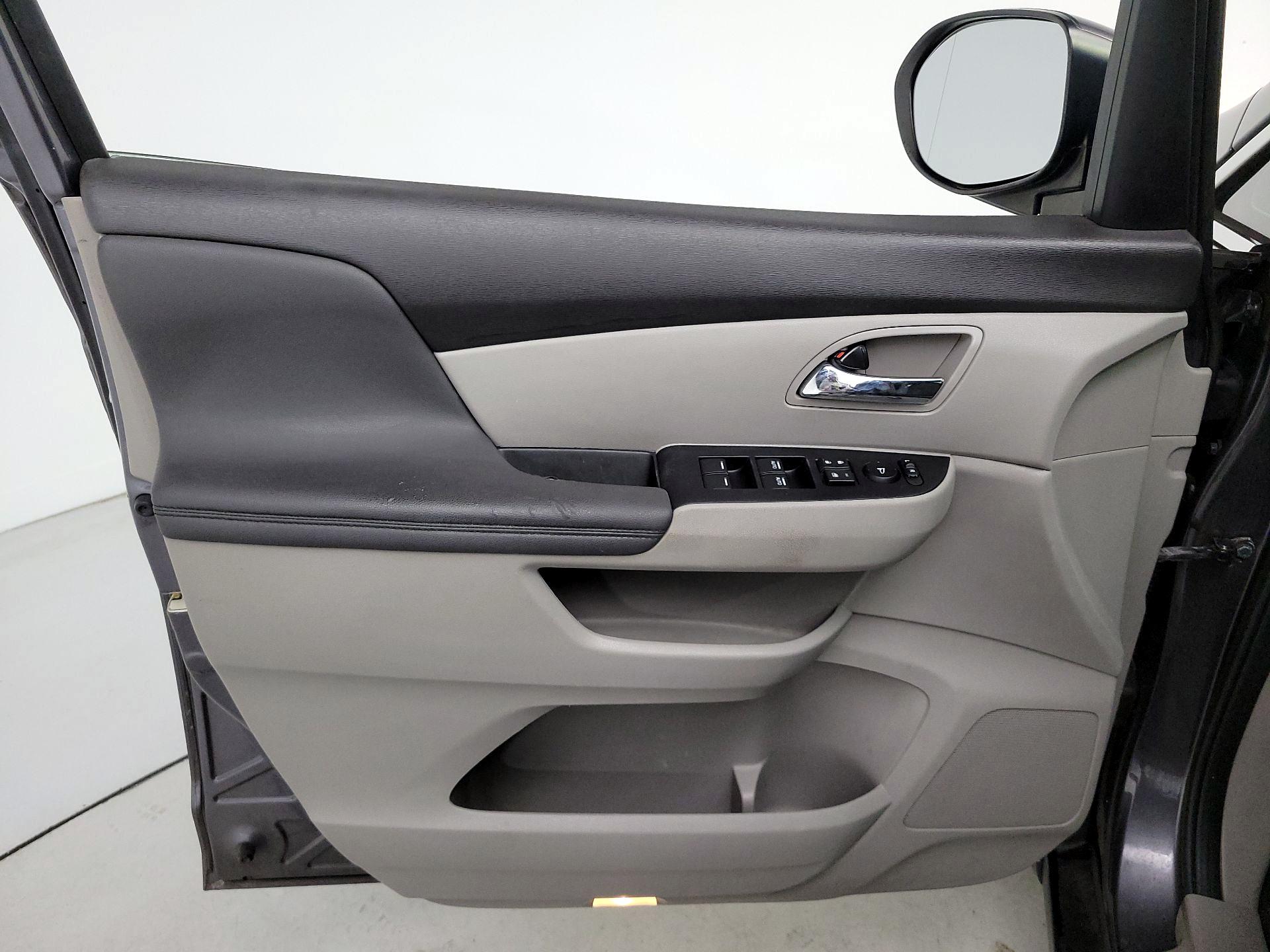 Thumbnail: 2015 Honda Odyssey - 12