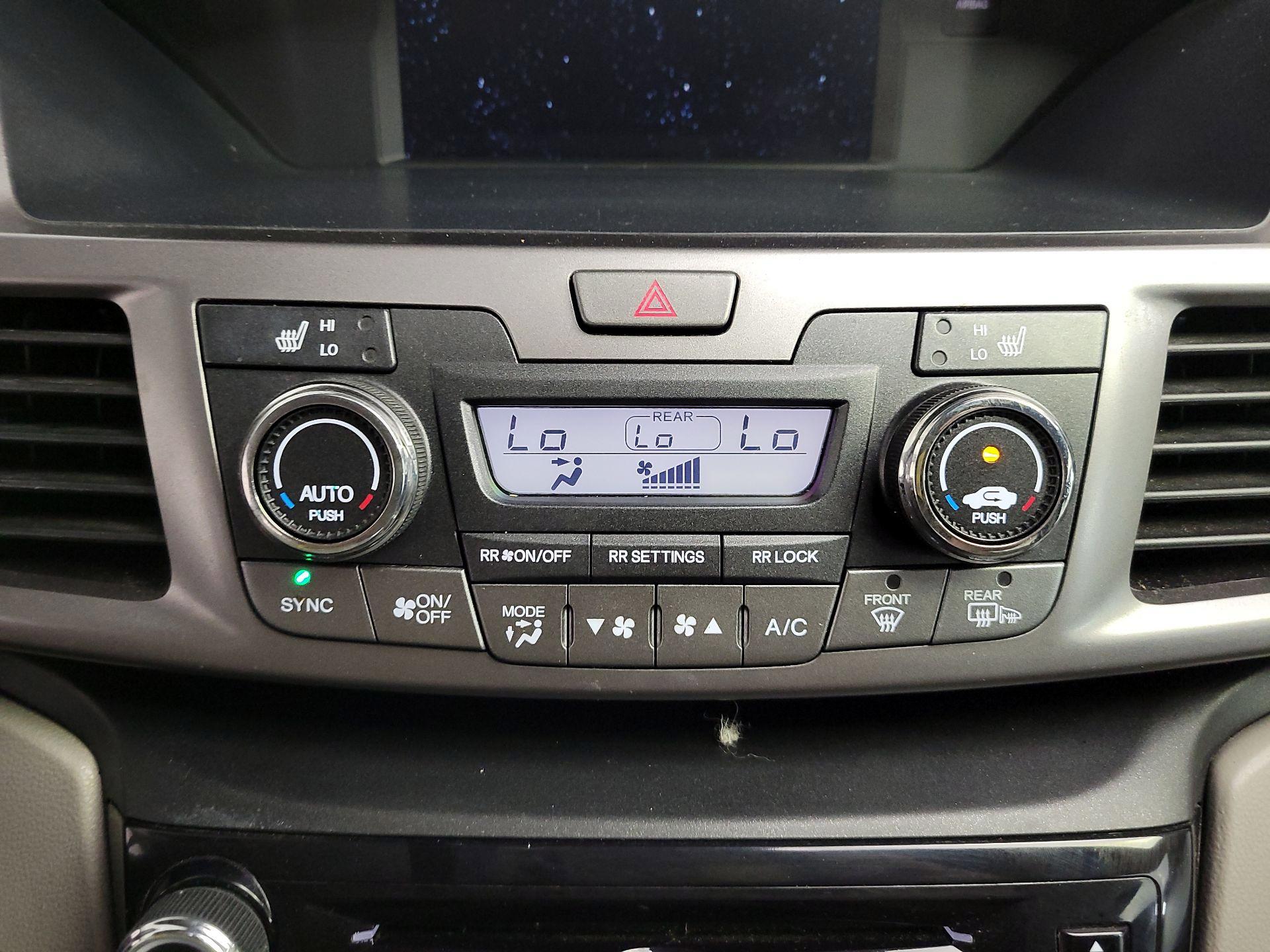Thumbnail: 2015 Honda Odyssey - 16