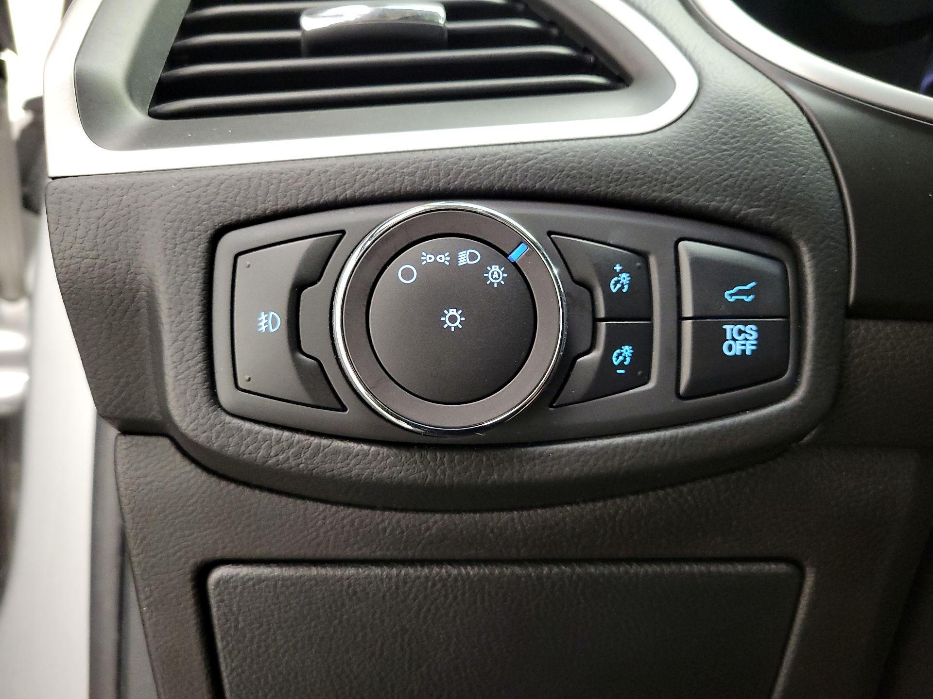 Thumbnail: 2019 Ford Edge - 13