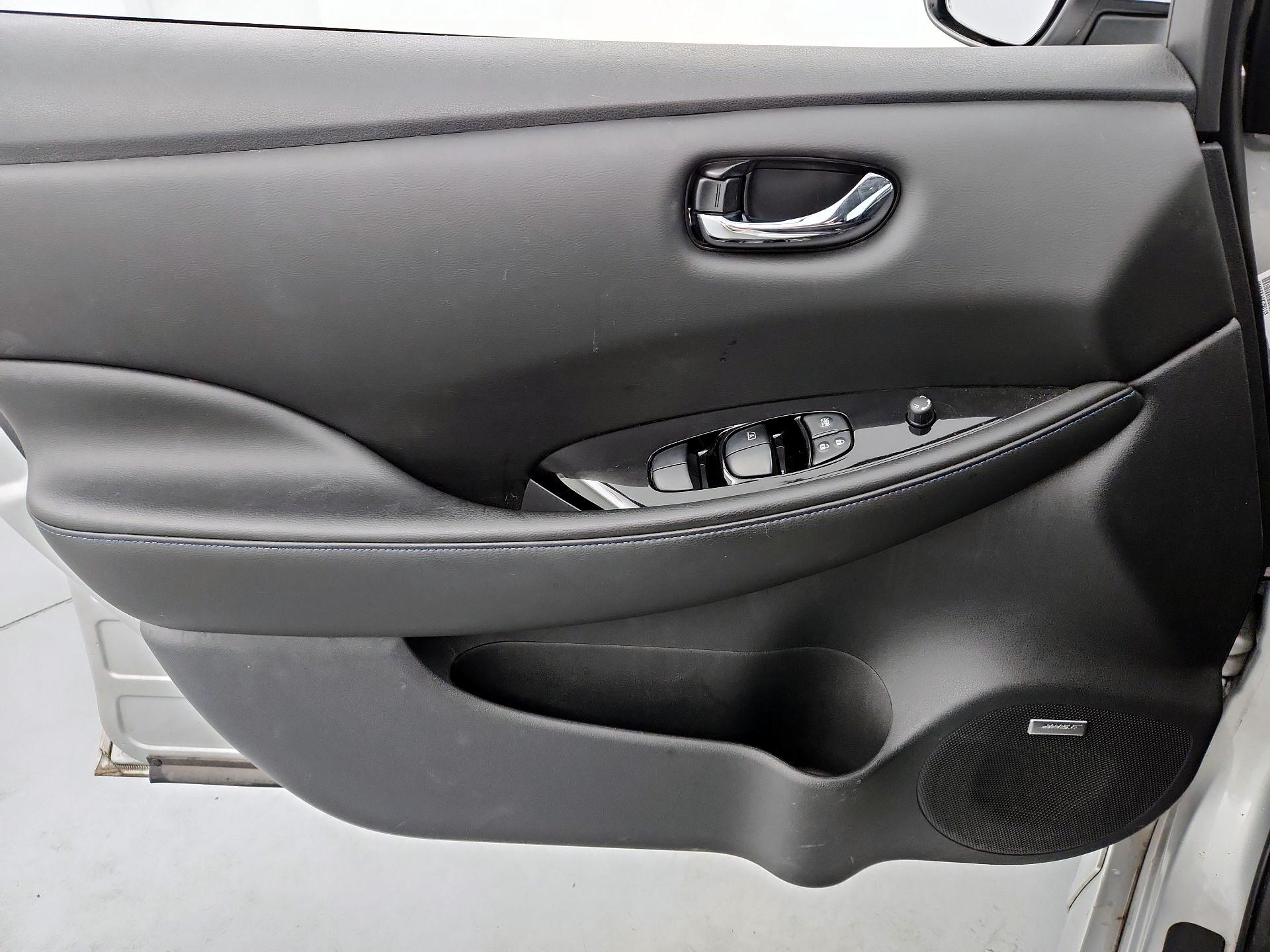 Thumbnail: 2019 Nissan Leaf - 12