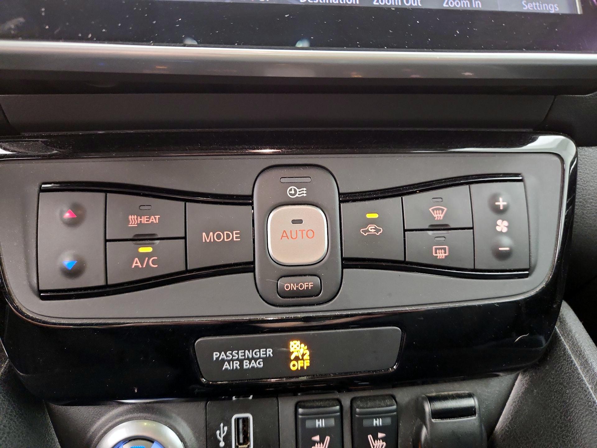Thumbnail: 2019 Nissan Leaf - 17