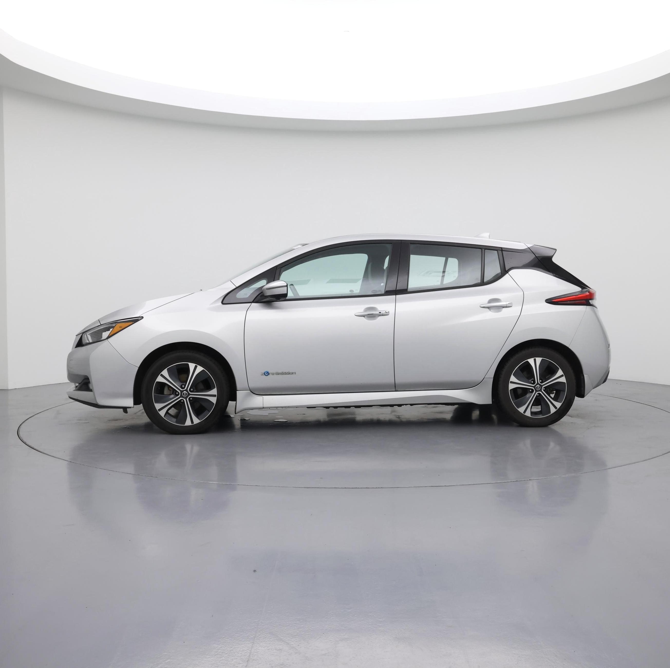 Thumbnail: 2019 Nissan Leaf - 3