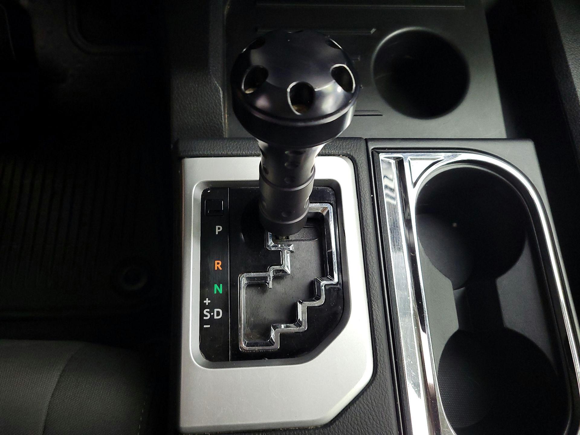 Thumbnail: 2015 Toyota Tundra - 17