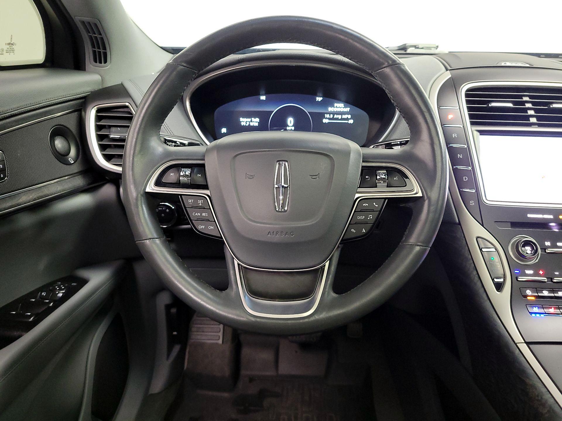 Thumbnail: 2019 Lincoln Nautilus - 10