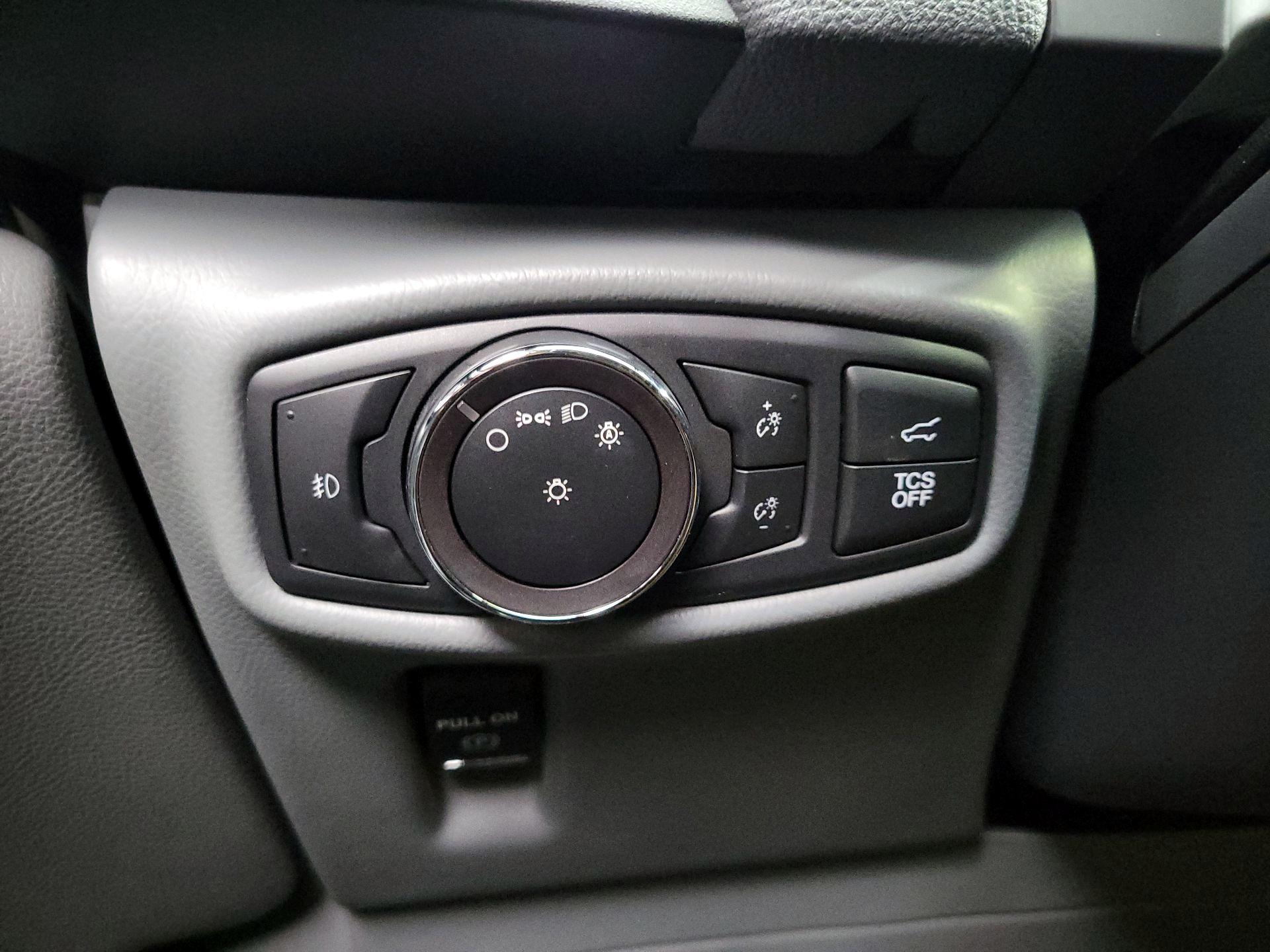 Thumbnail: 2019 Lincoln Nautilus - 13