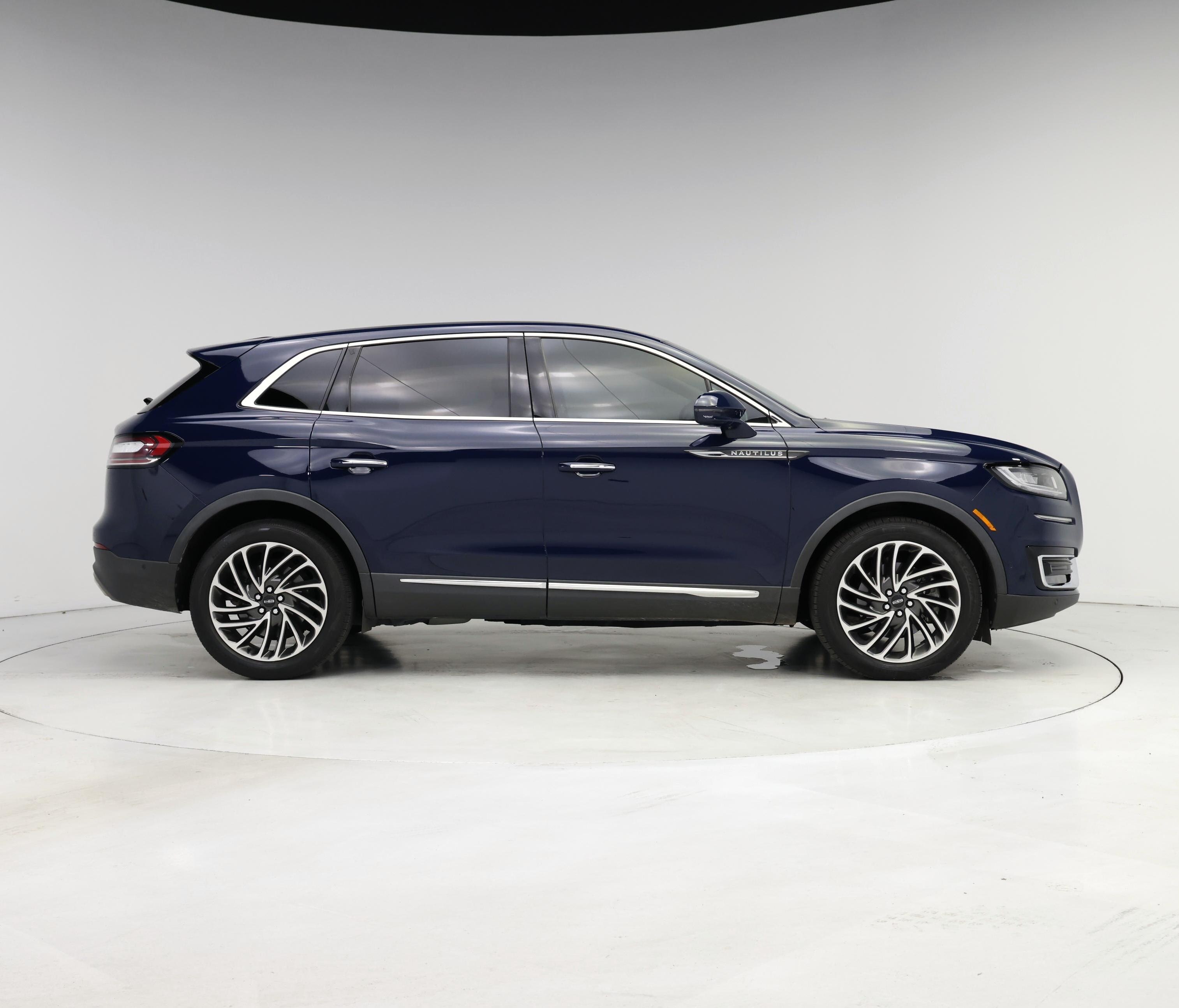 Thumbnail: 2019 Lincoln Nautilus - 7