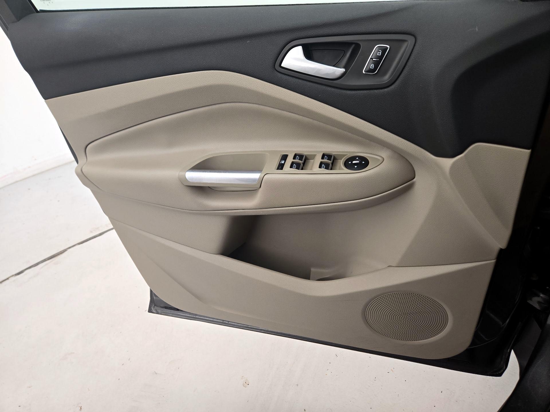 Thumbnail: 2016 Ford Escape - 12