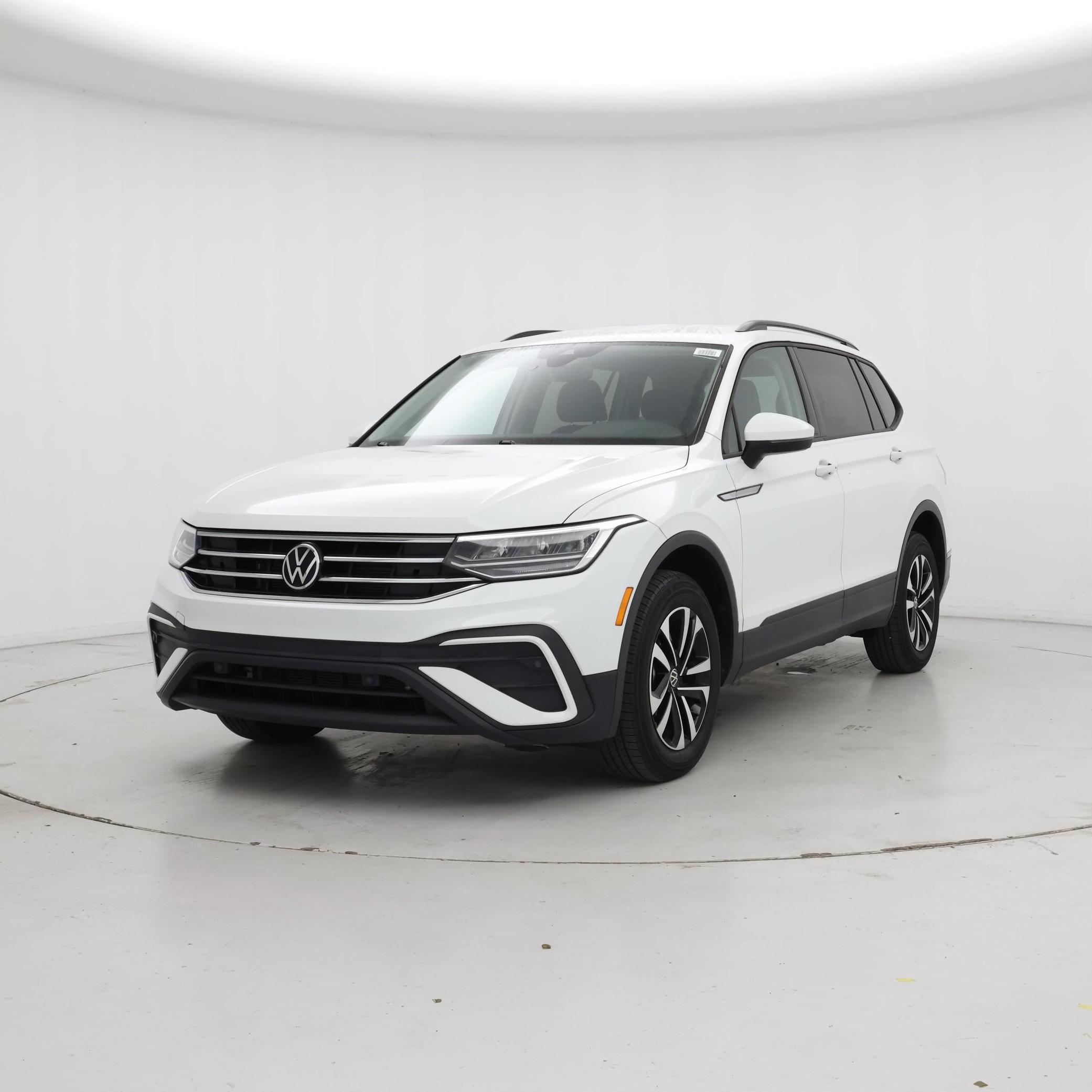 Thumbnail: 2022 Volkswagen Tiguan - 4