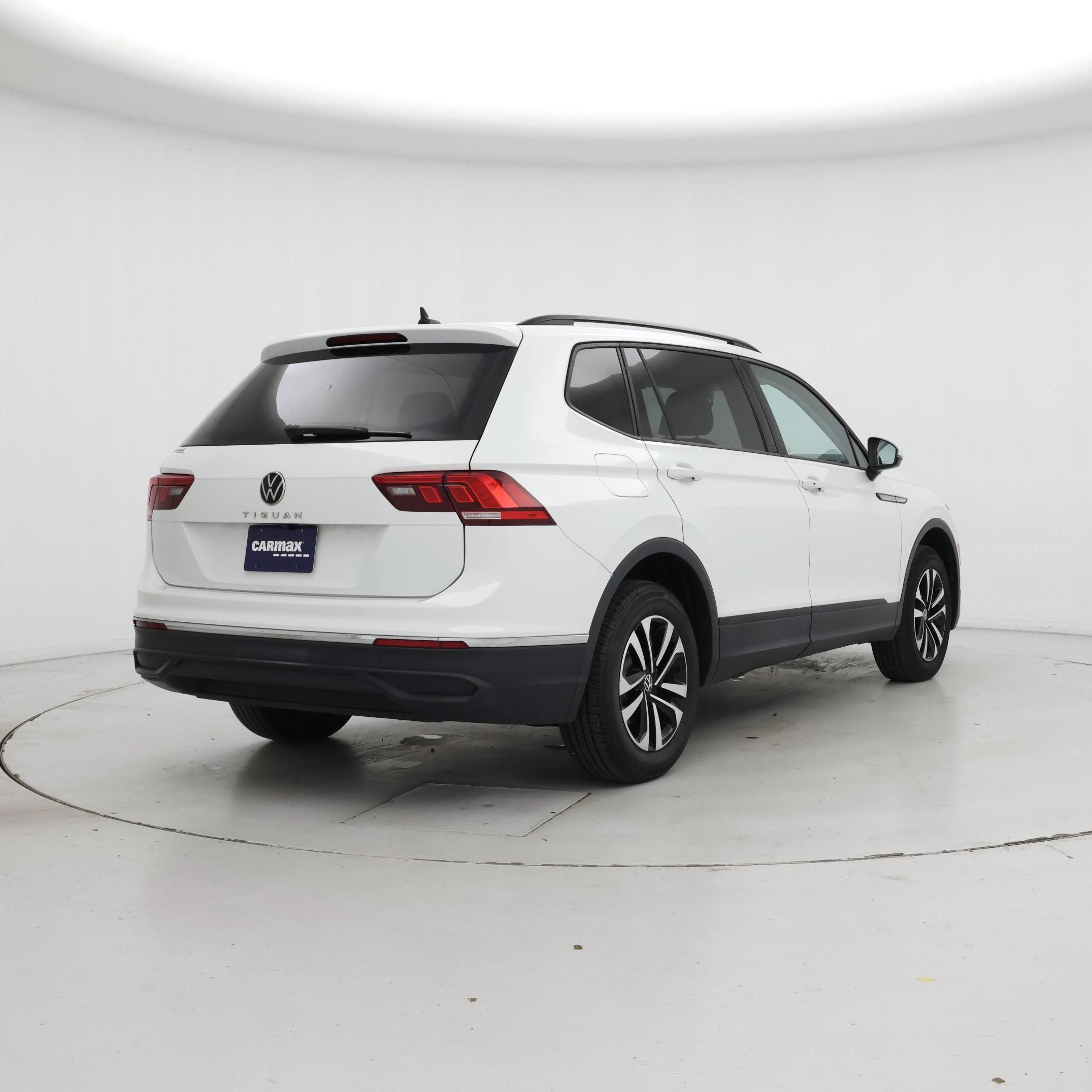 Thumbnail: 2022 Volkswagen Tiguan - 8