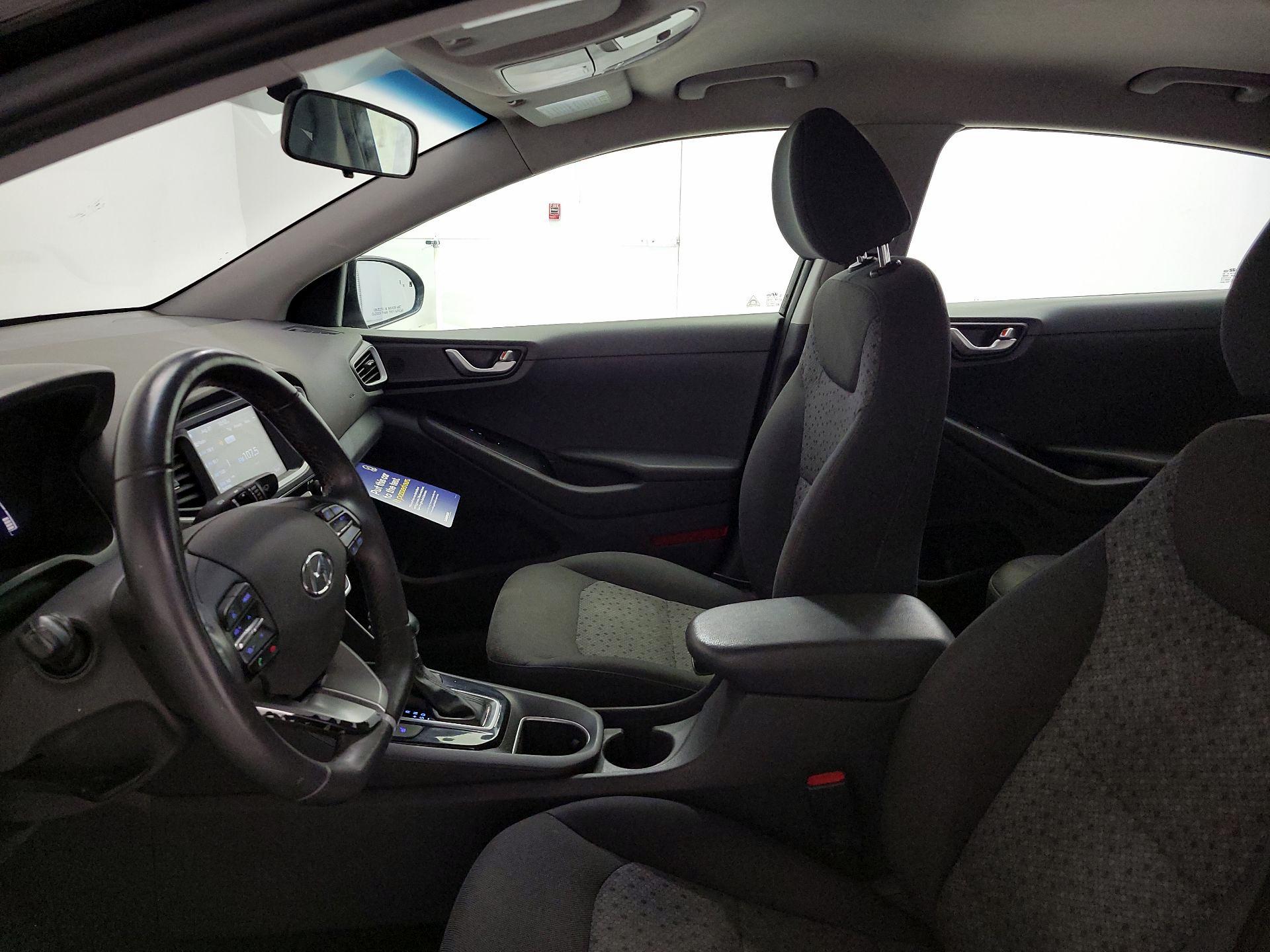 Thumbnail: 2017 Hyundai Ioniq - 11