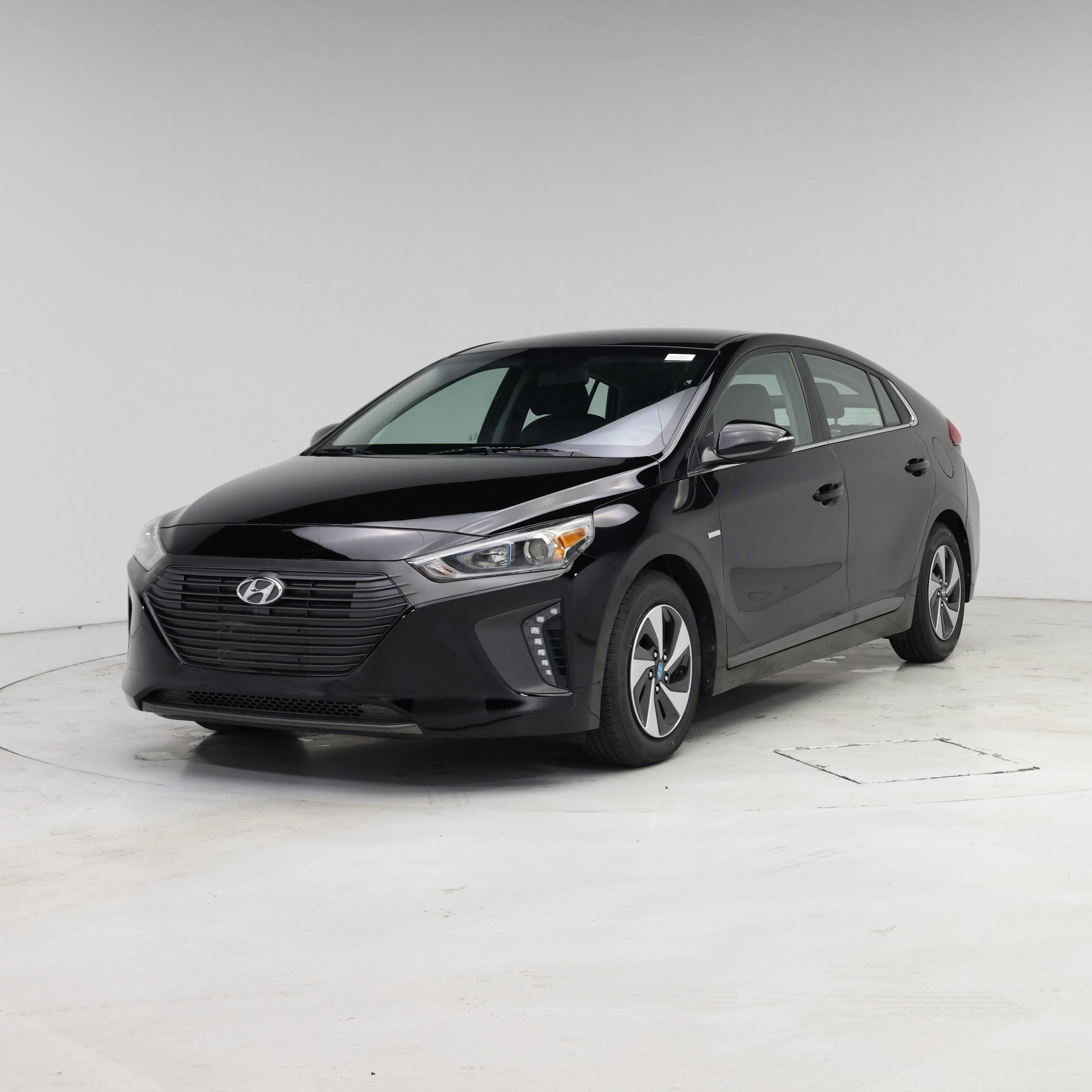 Thumbnail: 2017 Hyundai Ioniq - 4