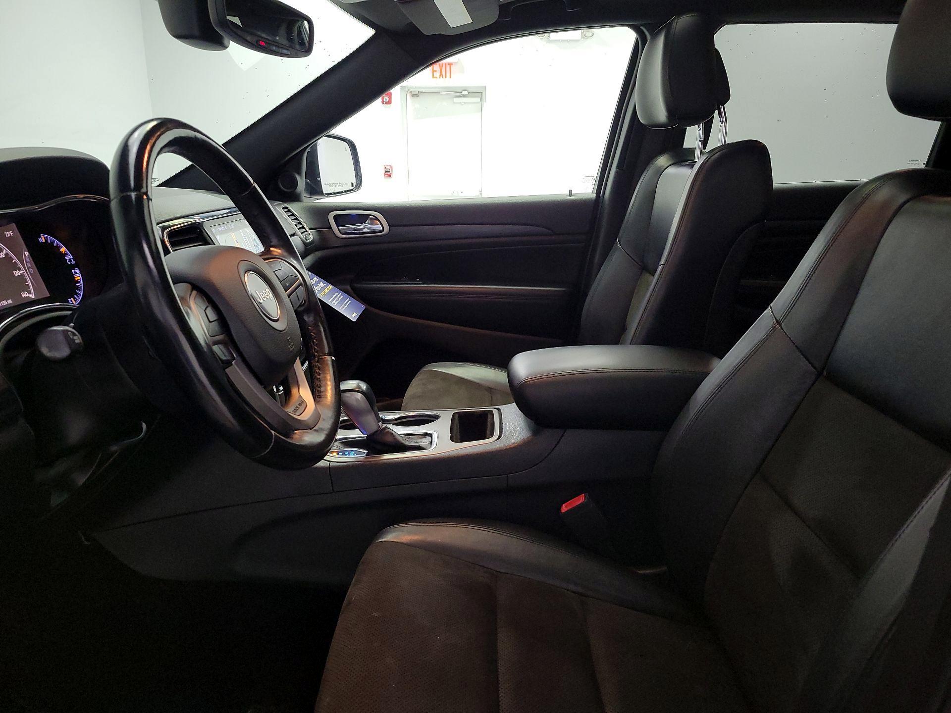 Thumbnail: 2020 Jeep Grand Cherokee - 11