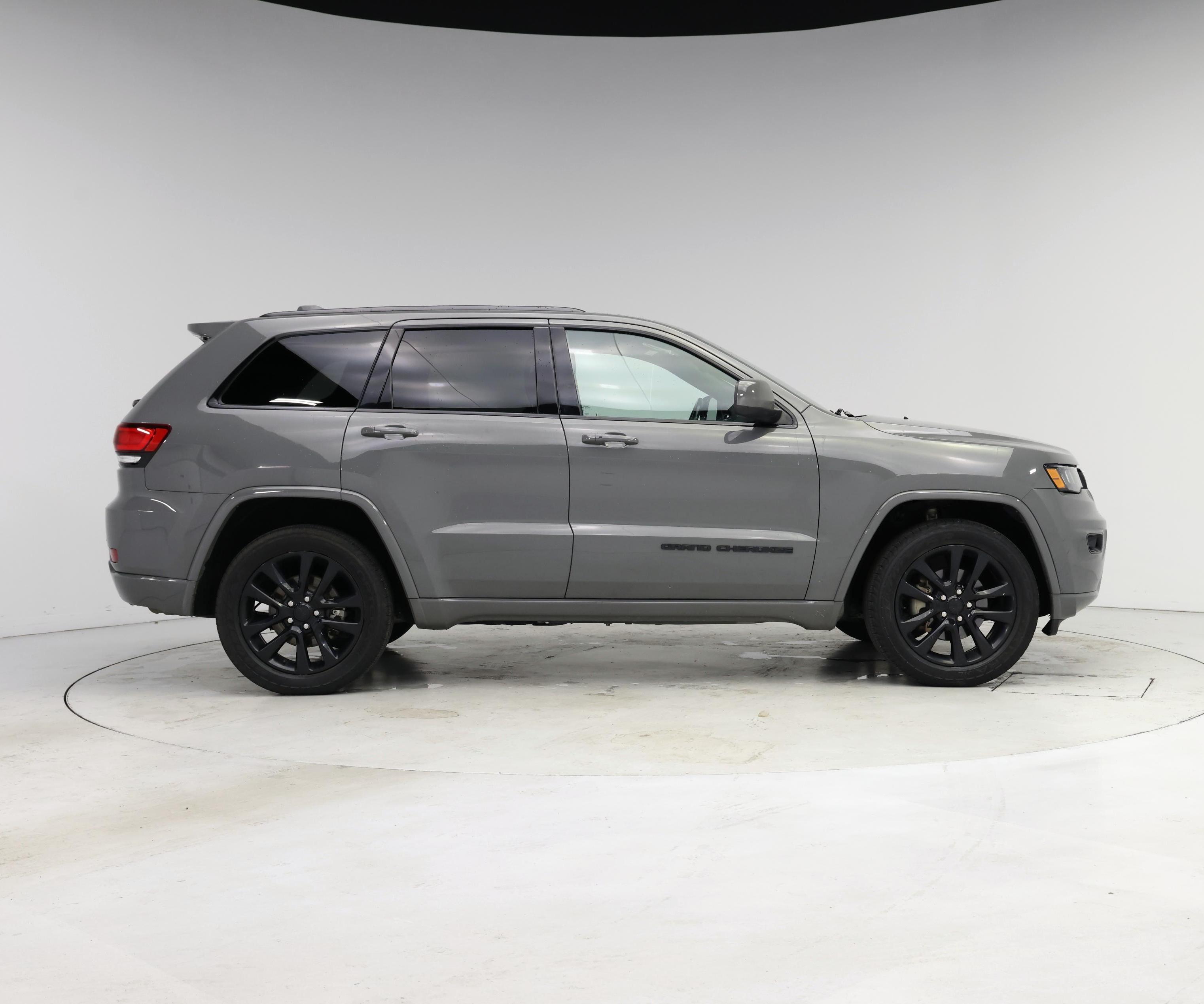 Thumbnail: 2020 Jeep Grand Cherokee - 7