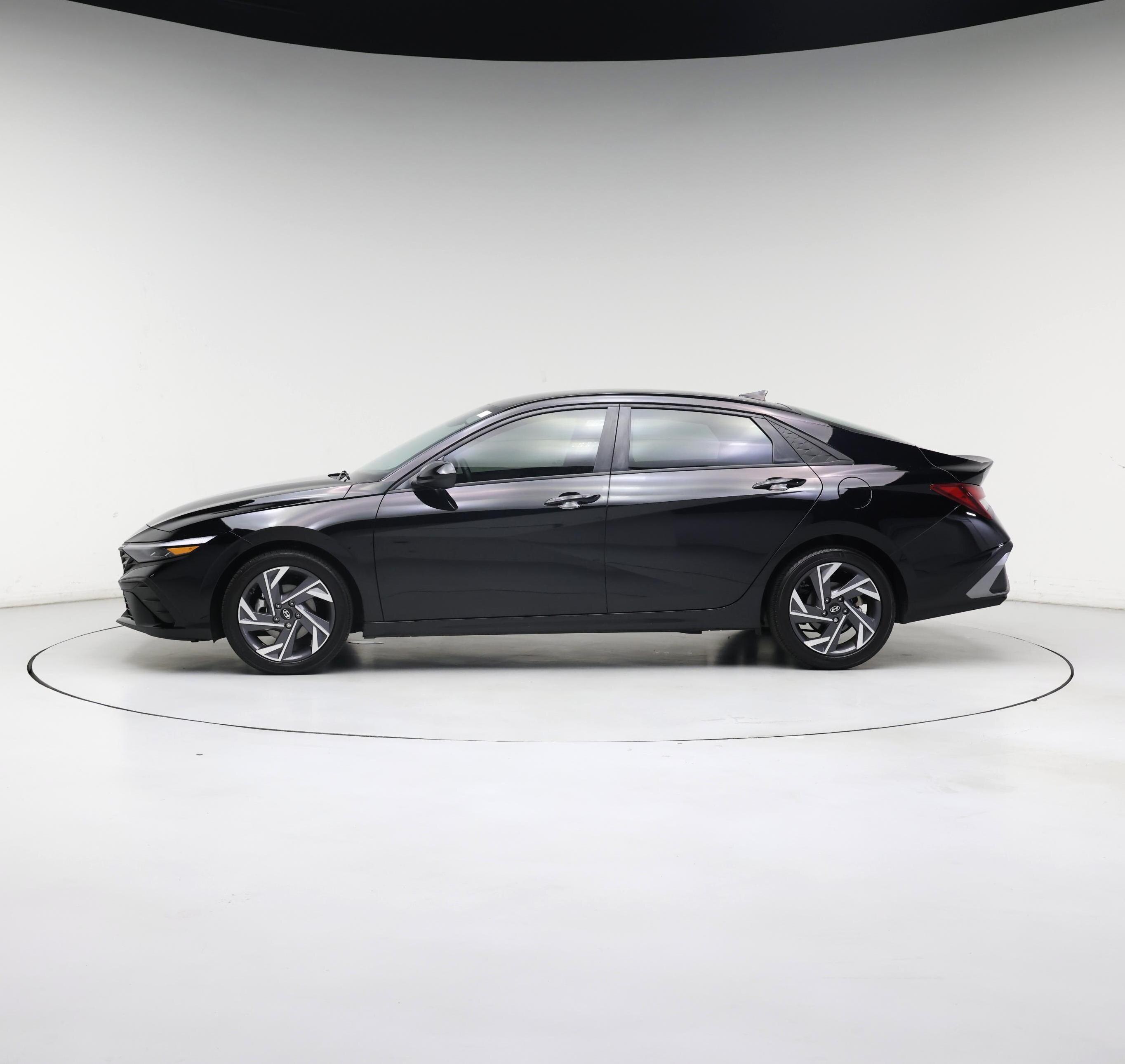 Thumbnail: 2025 Hyundai Elantra - 3