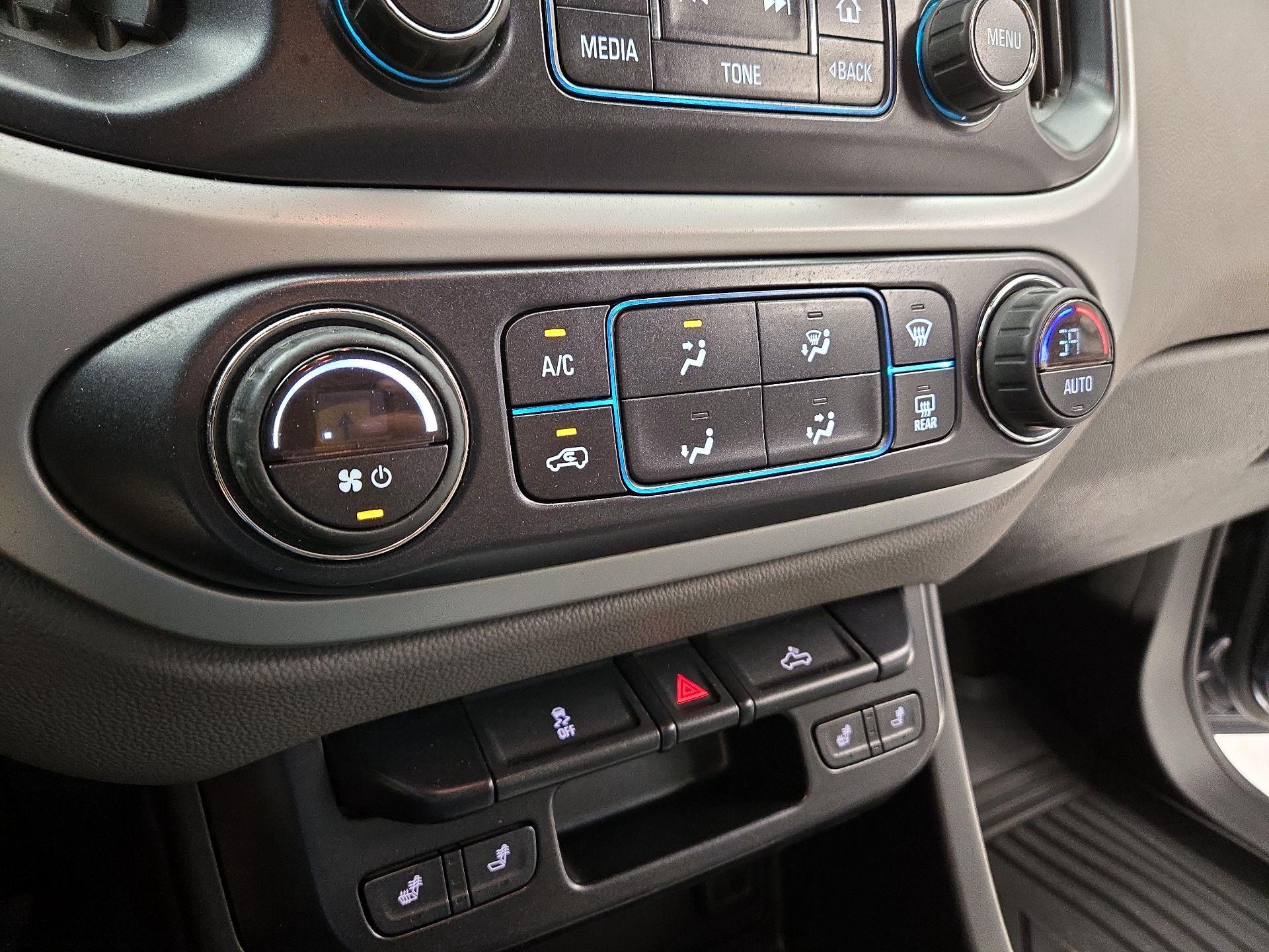 Thumbnail: 2015 Chevrolet Colorado - 16