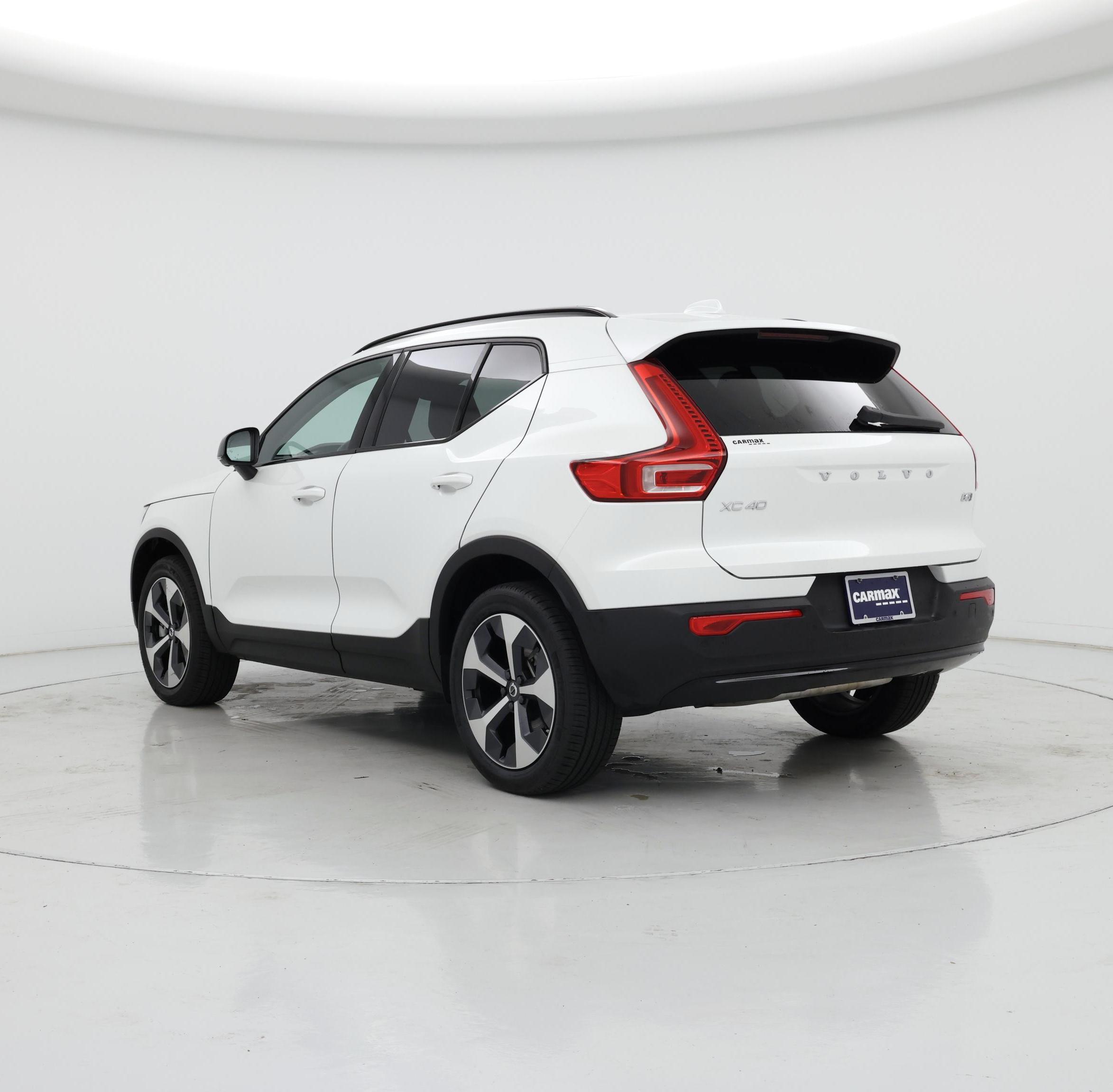 Thumbnail: 2024 Volvo XC40 - 2
