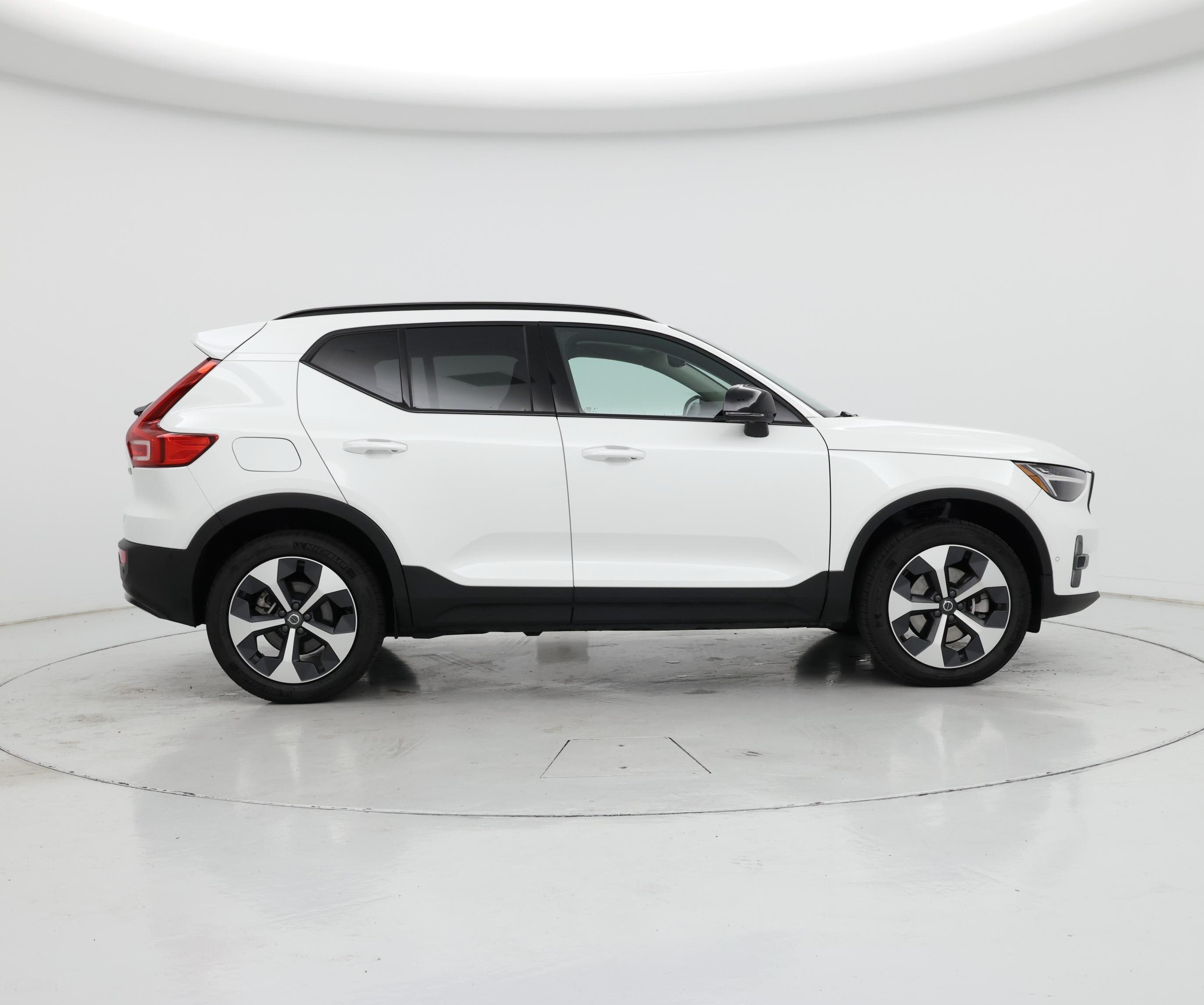 Thumbnail: 2024 Volvo XC40 - 7