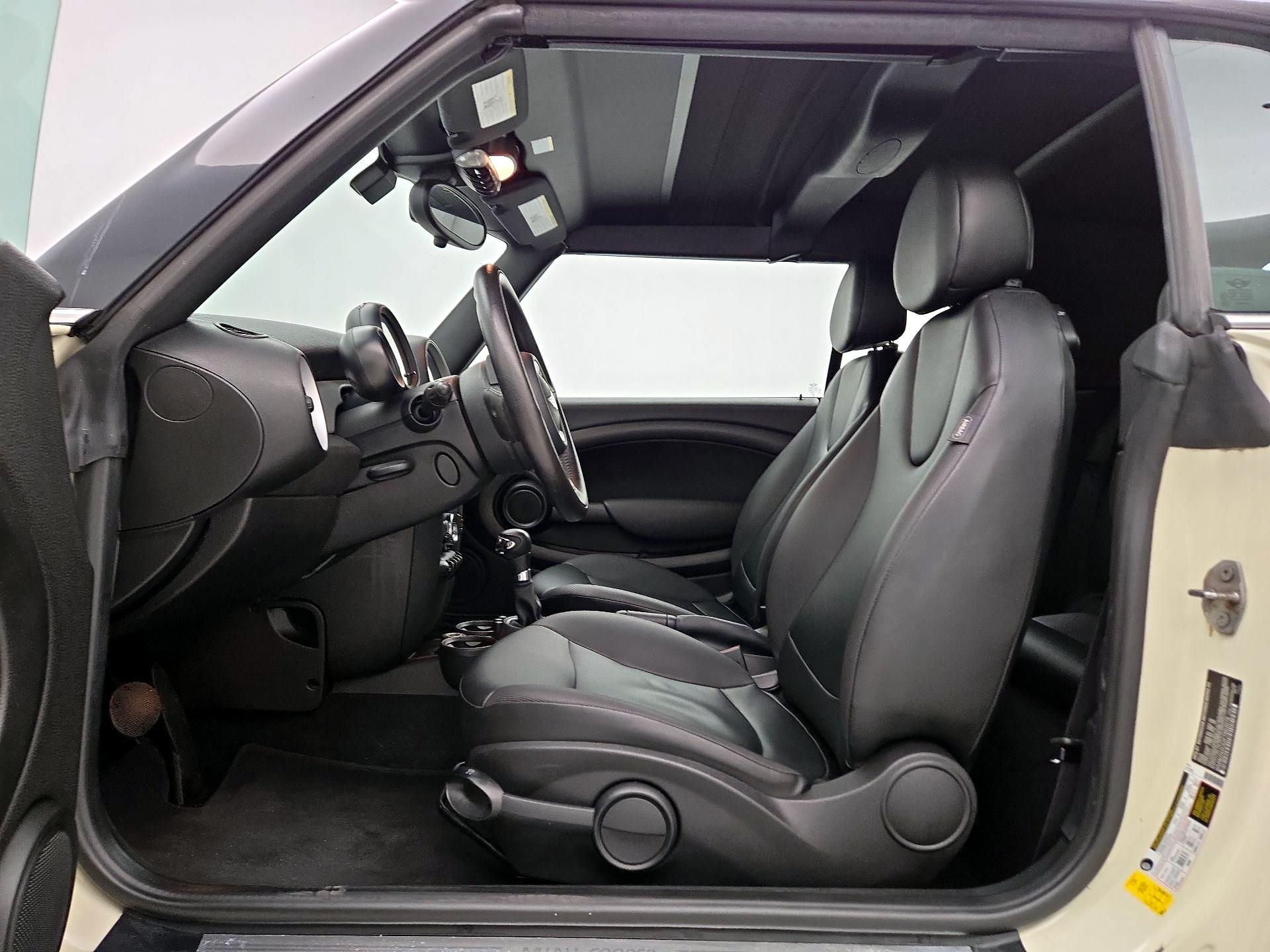 Thumbnail: 2015 MINI Cooper - 11