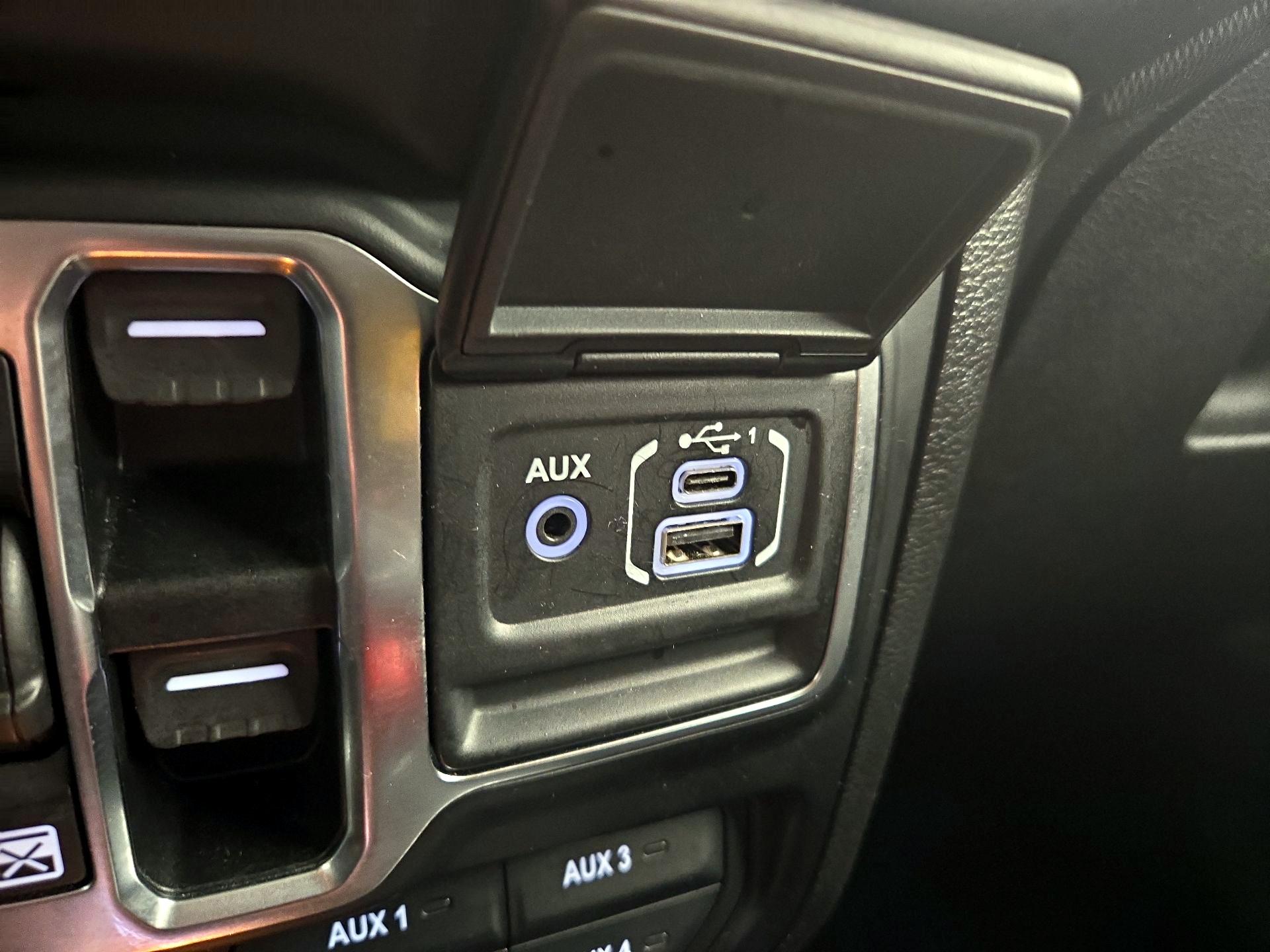 Thumbnail: 2021 Jeep Wrangler - 18