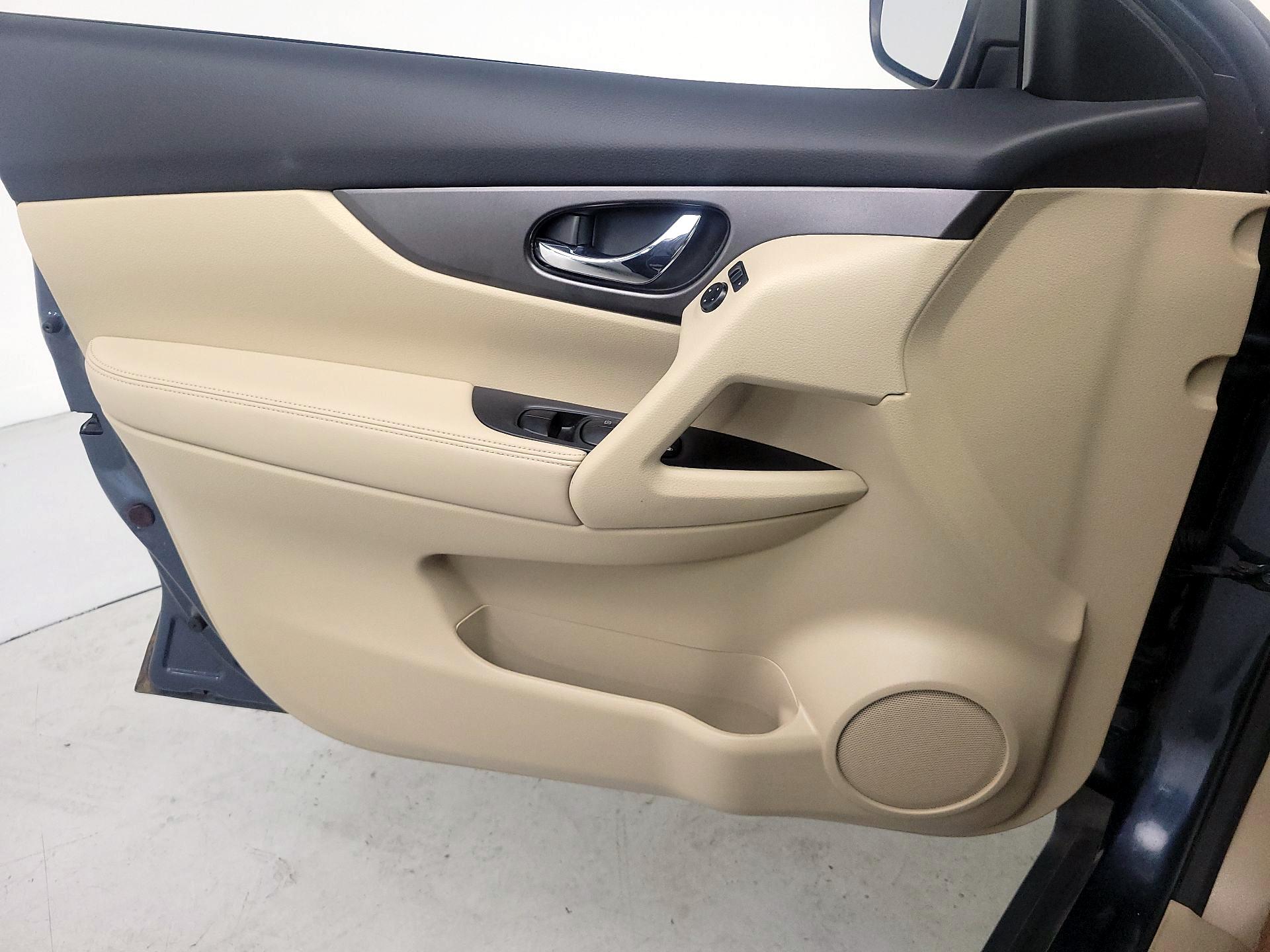Thumbnail: 2014 Nissan Rogue - 12