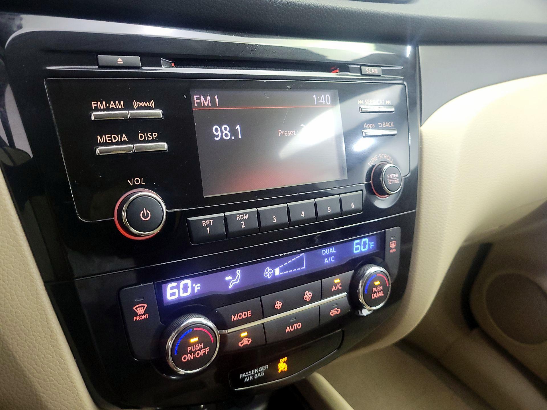 Thumbnail: 2014 Nissan Rogue - 15