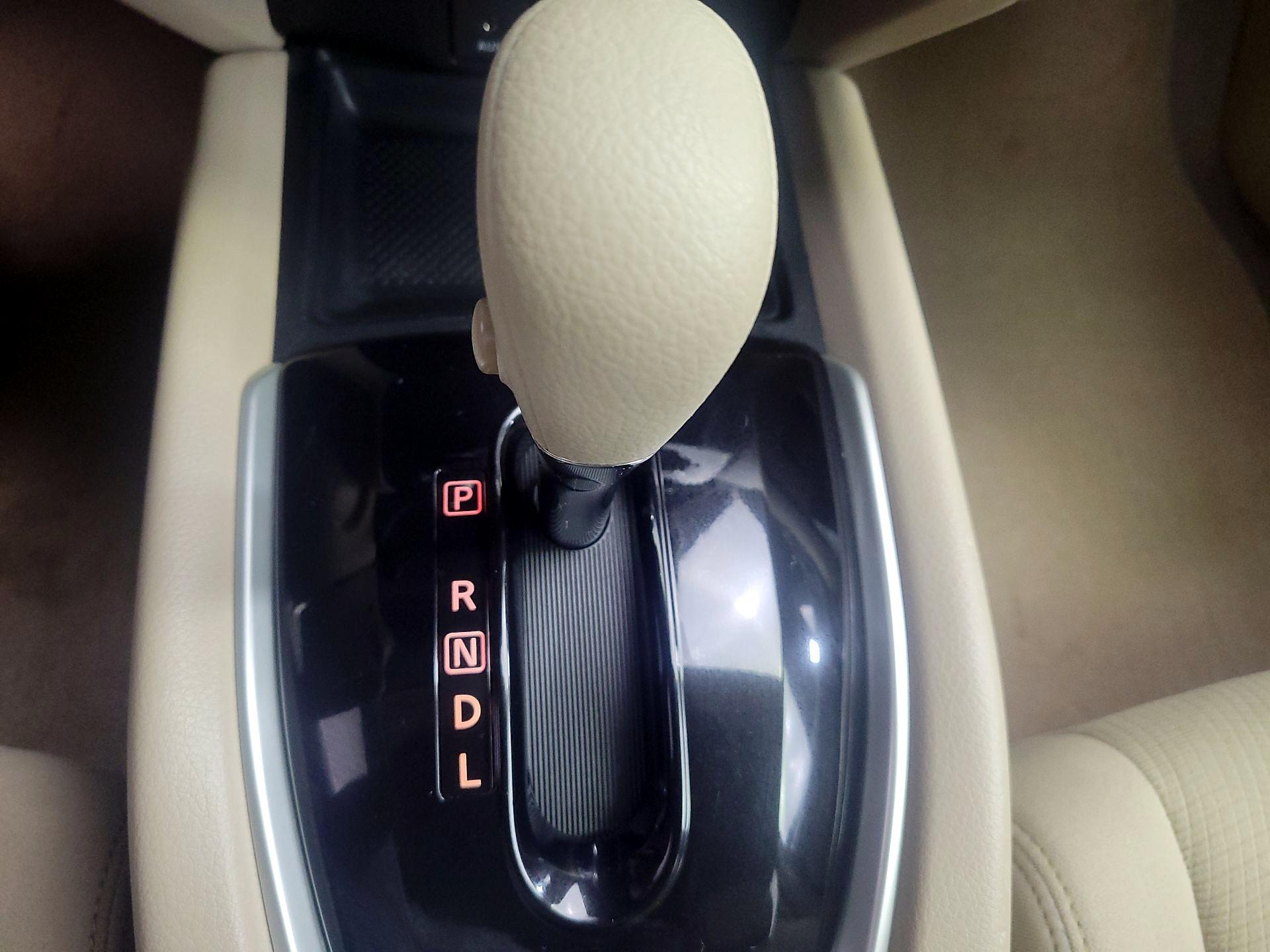 Thumbnail: 2014 Nissan Rogue - 17
