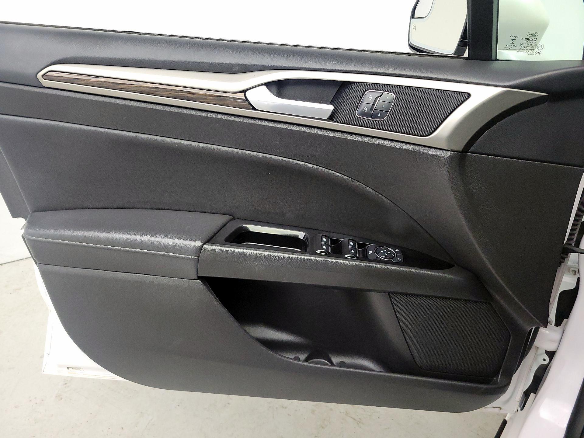 Thumbnail: 2016 Ford Fusion - 12