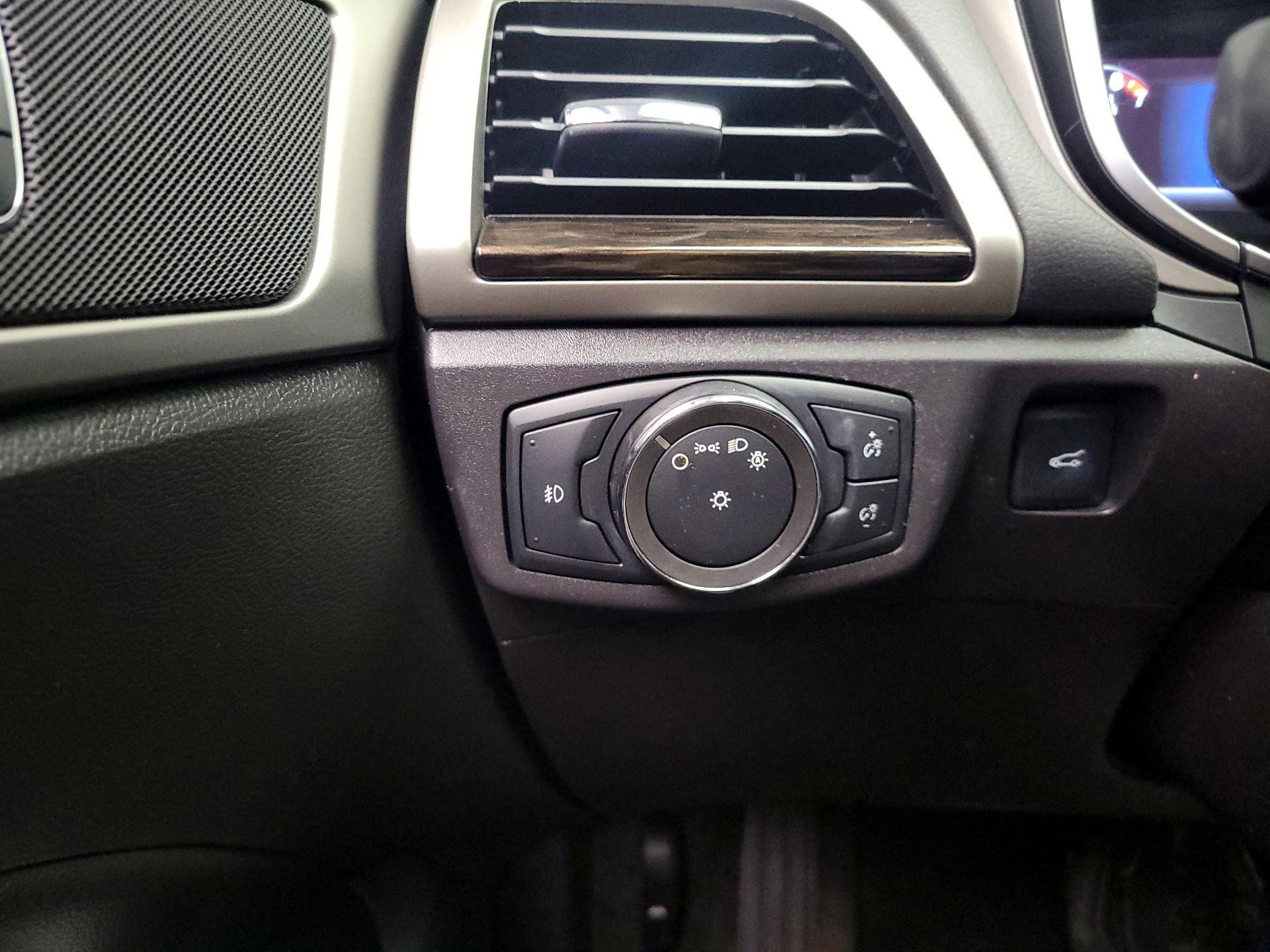 Thumbnail: 2016 Ford Fusion - 13