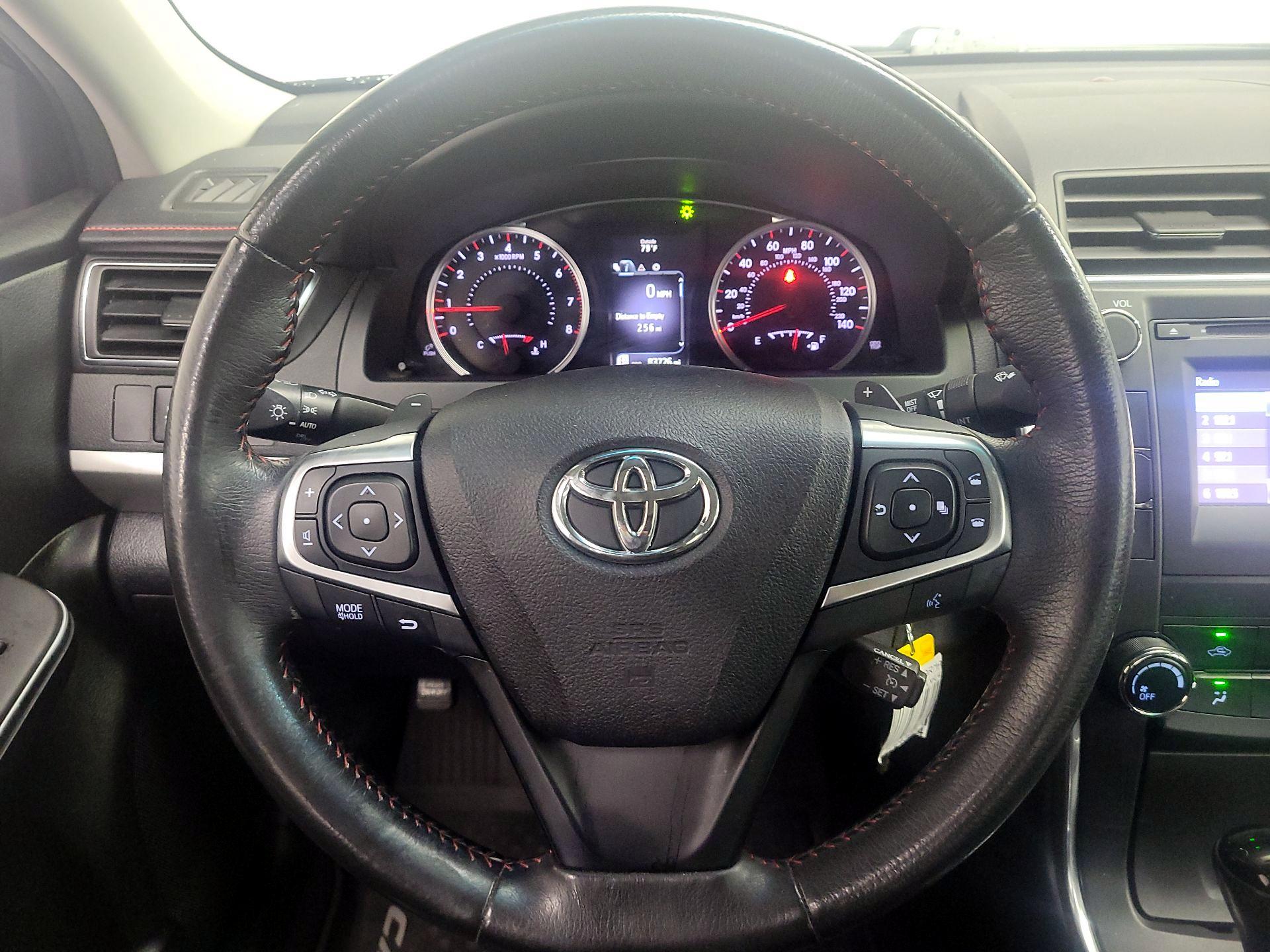 Thumbnail: 2017 Toyota Camry - 10