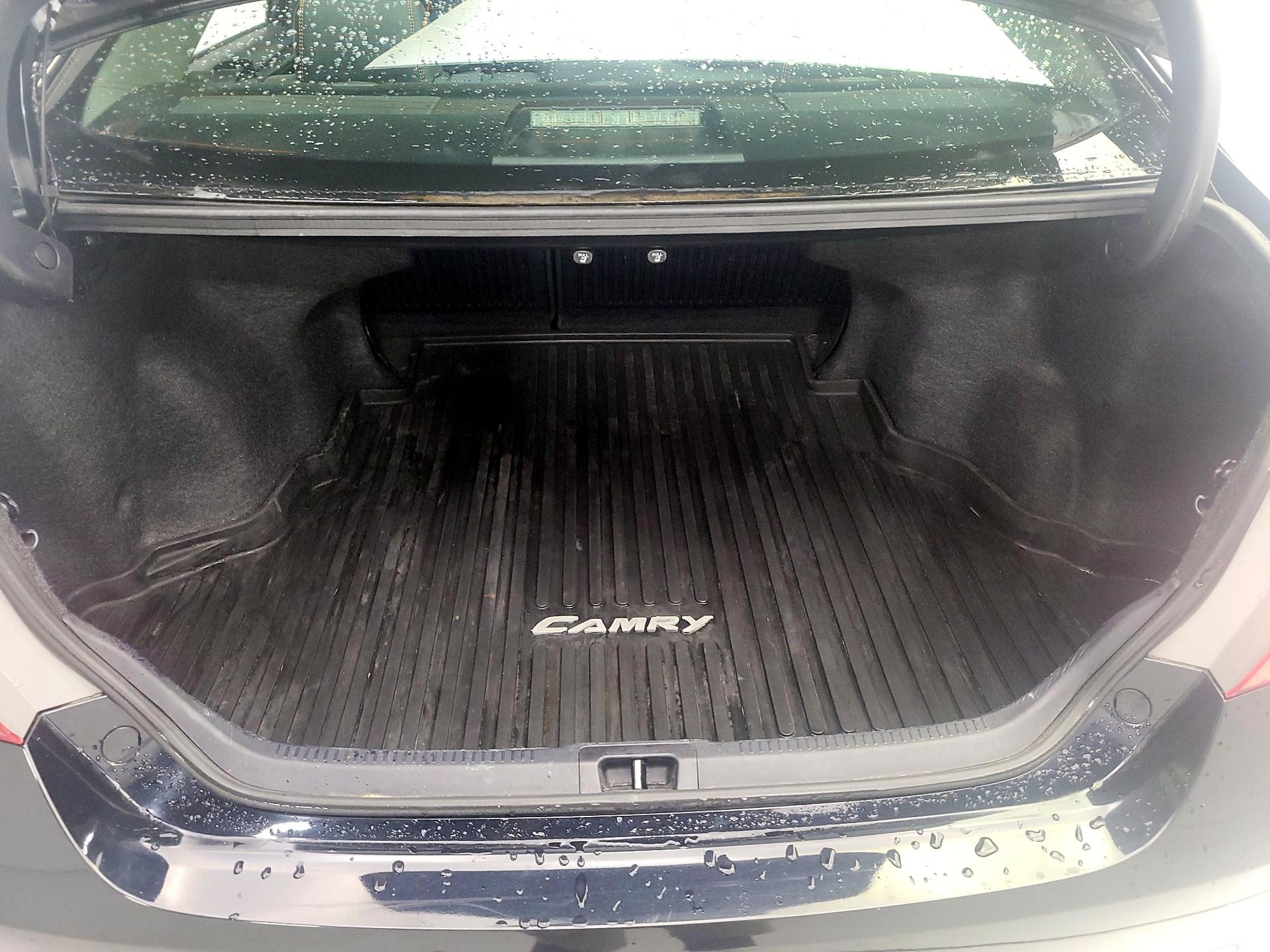Thumbnail: 2017 Toyota Camry - 20