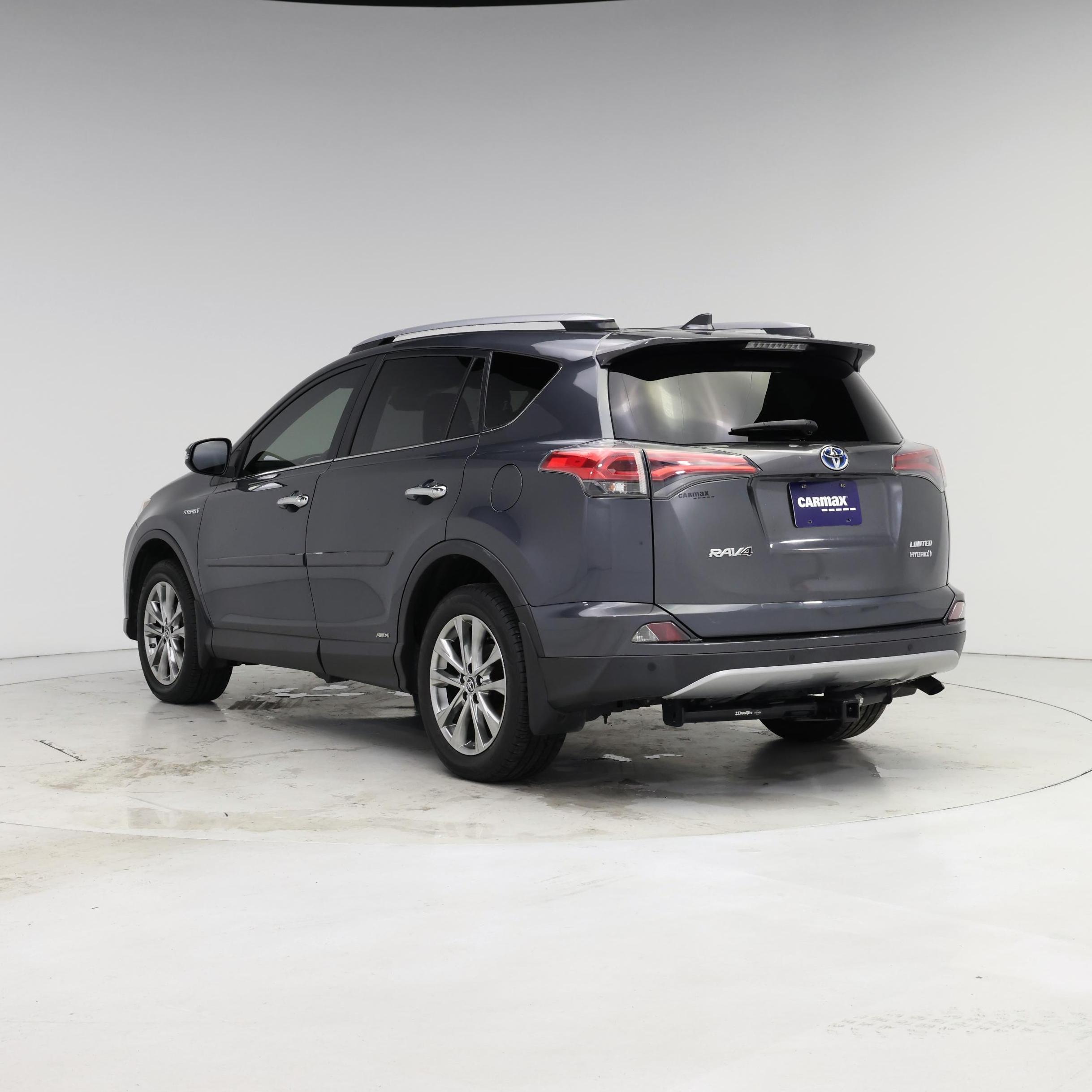 Thumbnail: 2017 Toyota RAV4 - 2