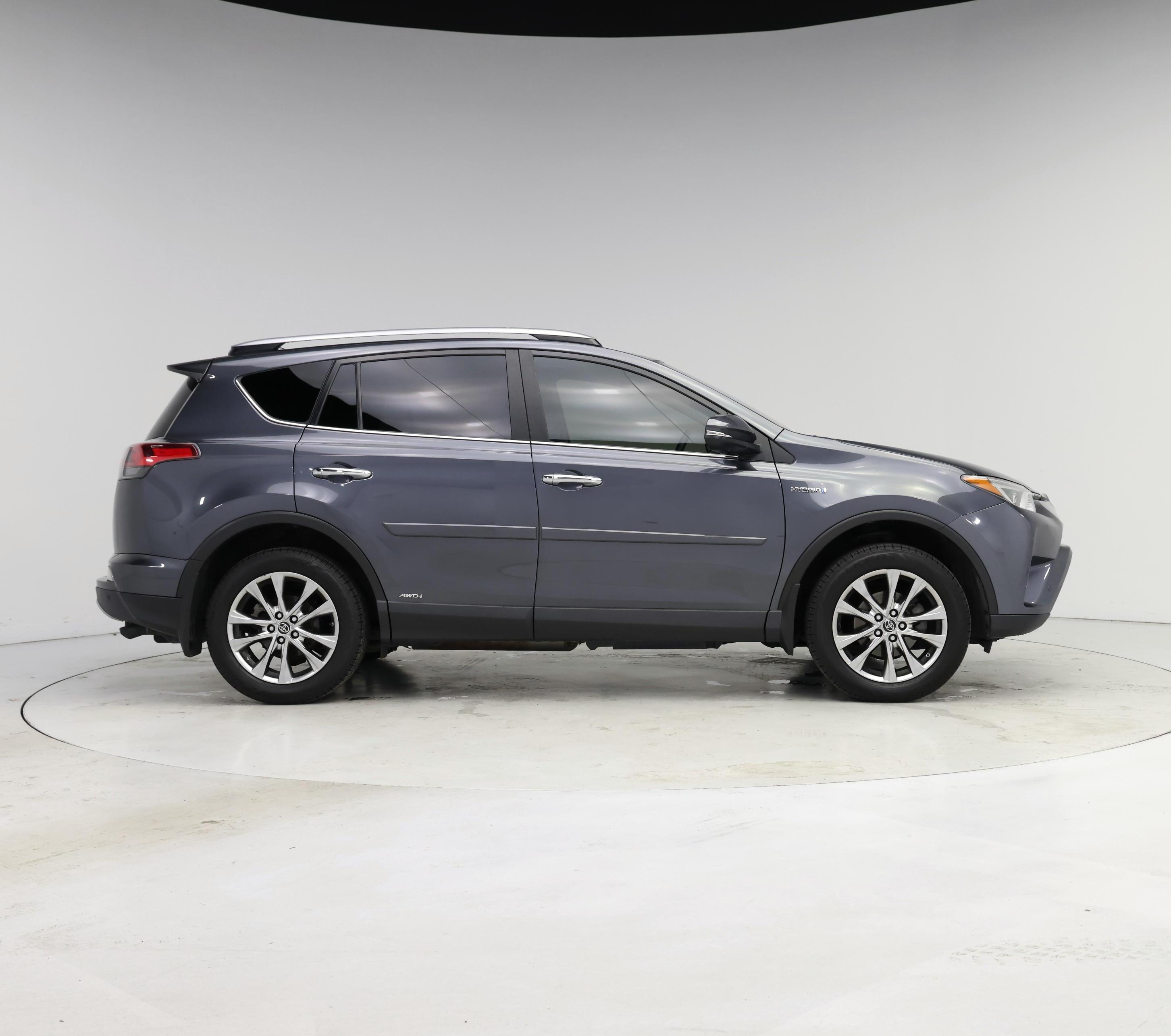 Thumbnail: 2017 Toyota RAV4 - 7