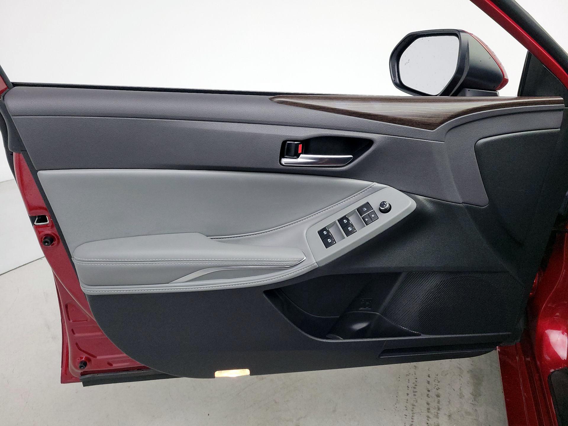 Thumbnail: 2022 Toyota Avalon - 12