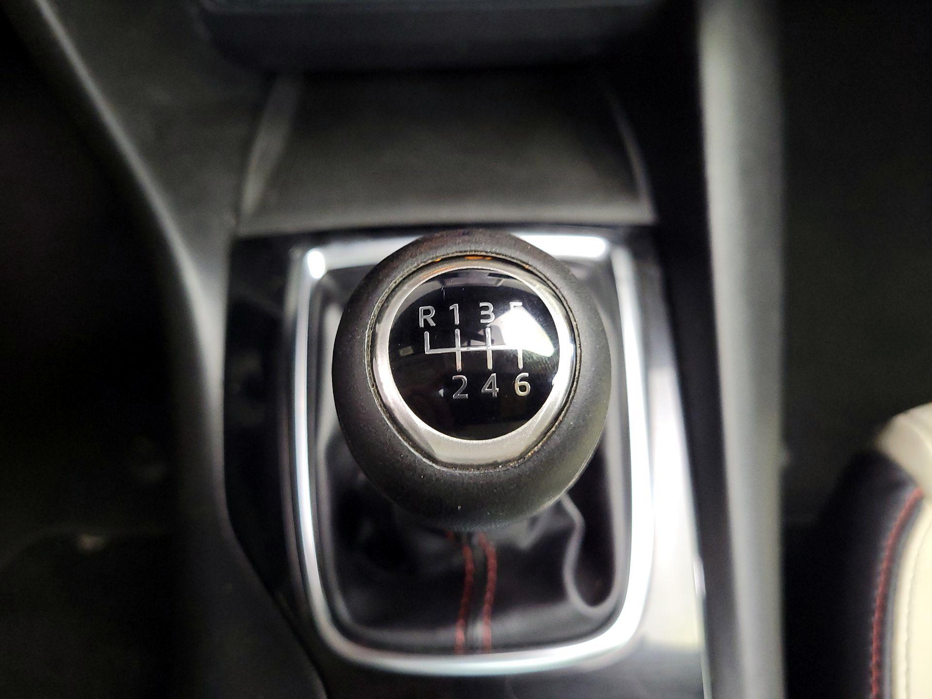 Thumbnail: 2016 Mazda Mazda3 - 18